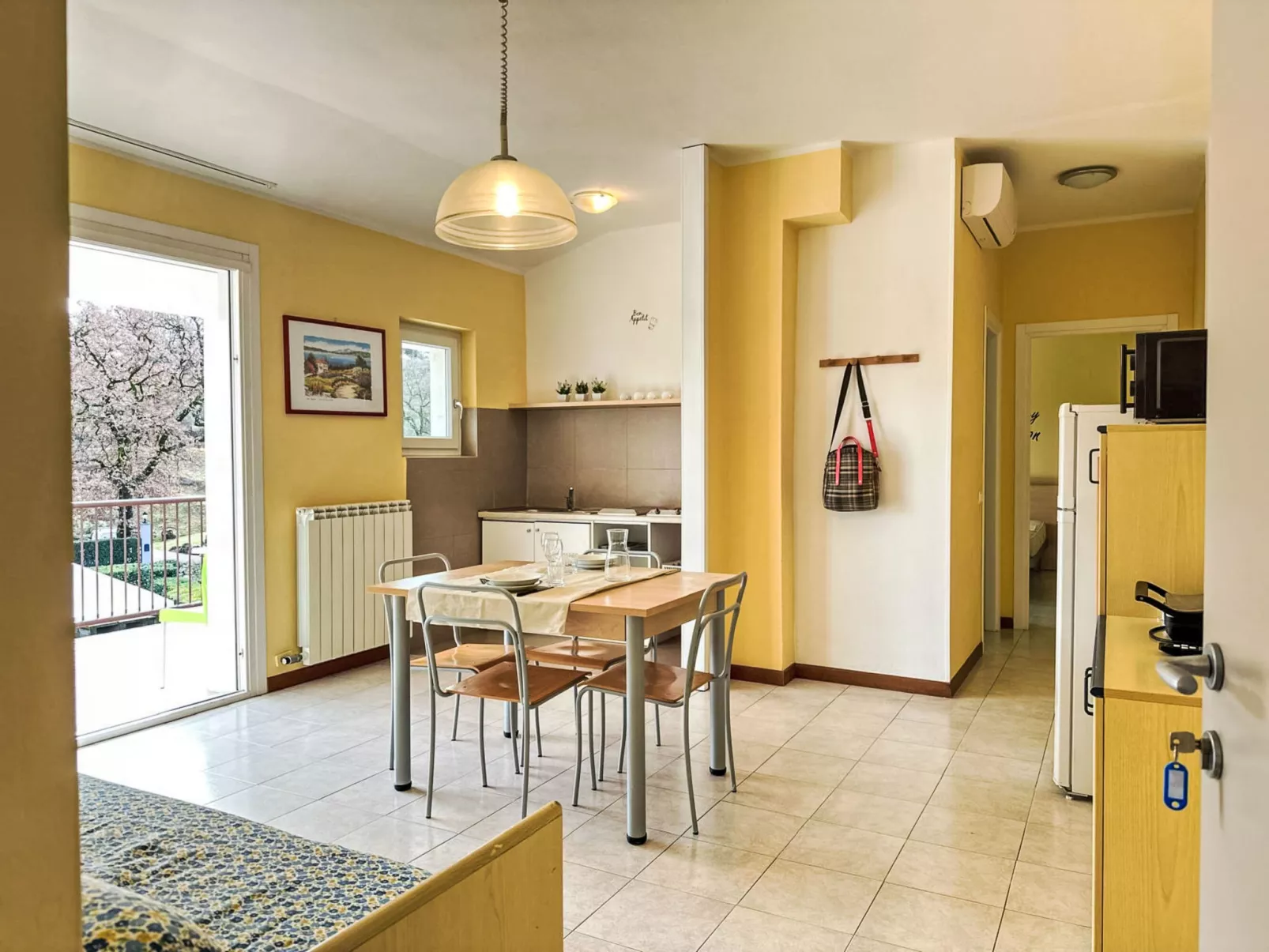 Wohnung in Costermano mit privatem Parkplatz - Binnen