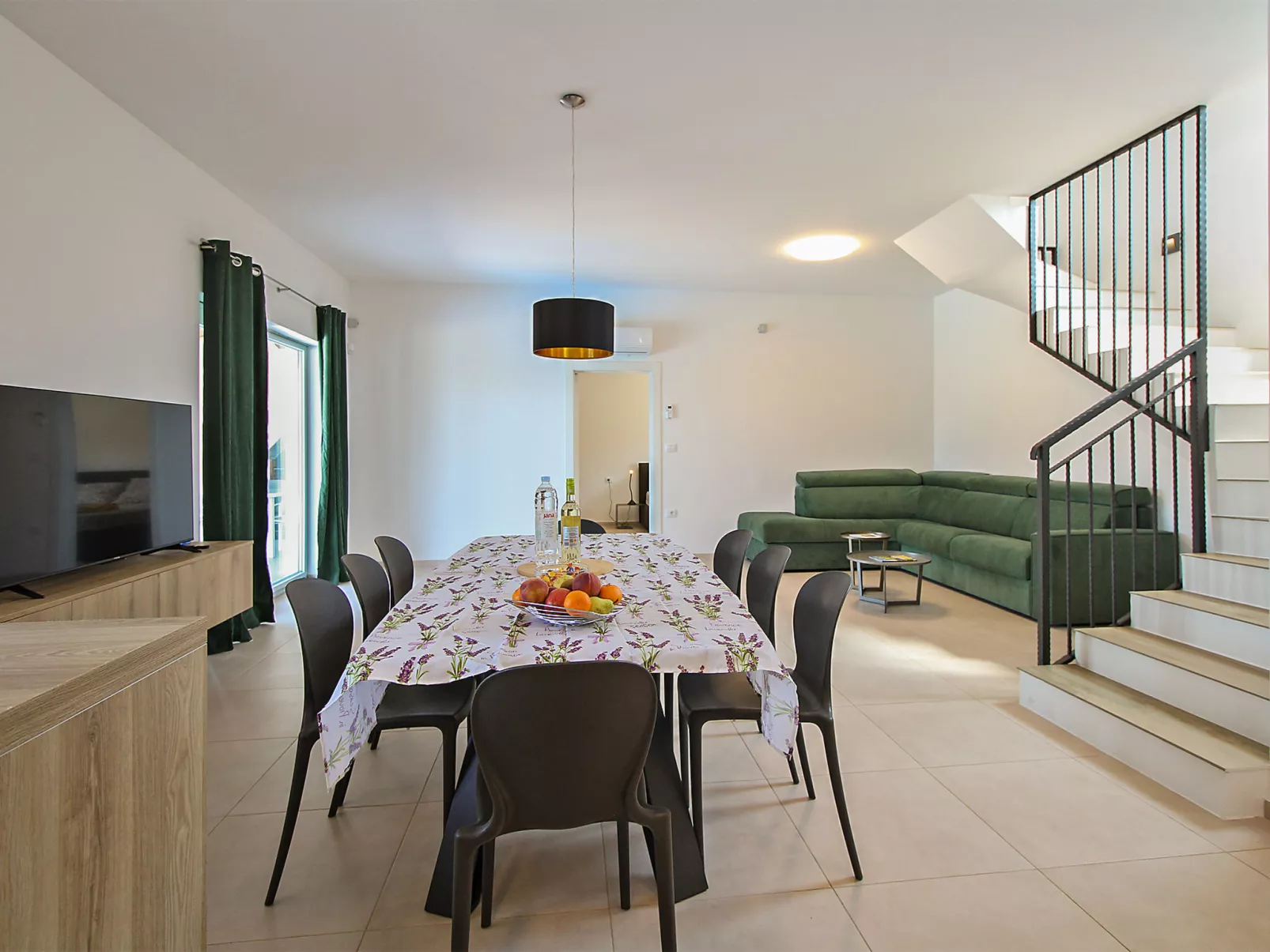 House 2351 - Binnen
