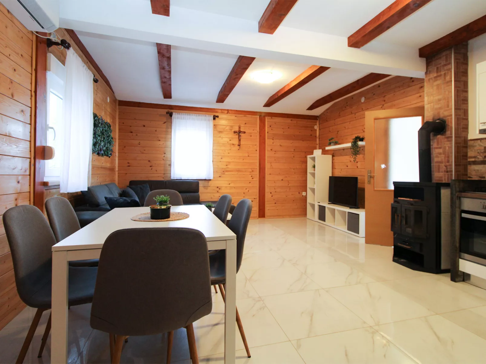 House 2233 - Binnen