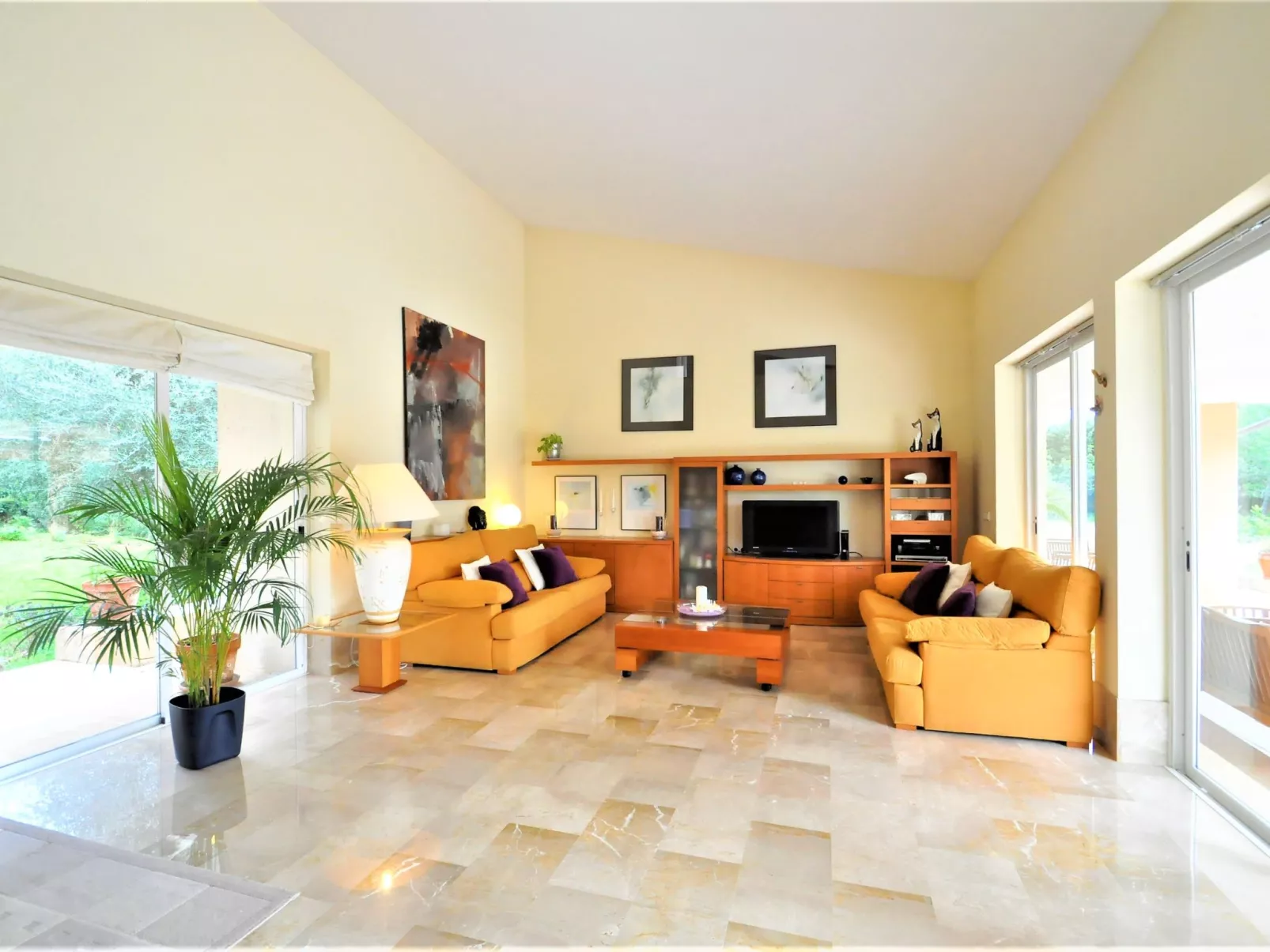 Villa con piscina y pista de tenis privada ideal para familias.  - WiFi Gratis - Binnen