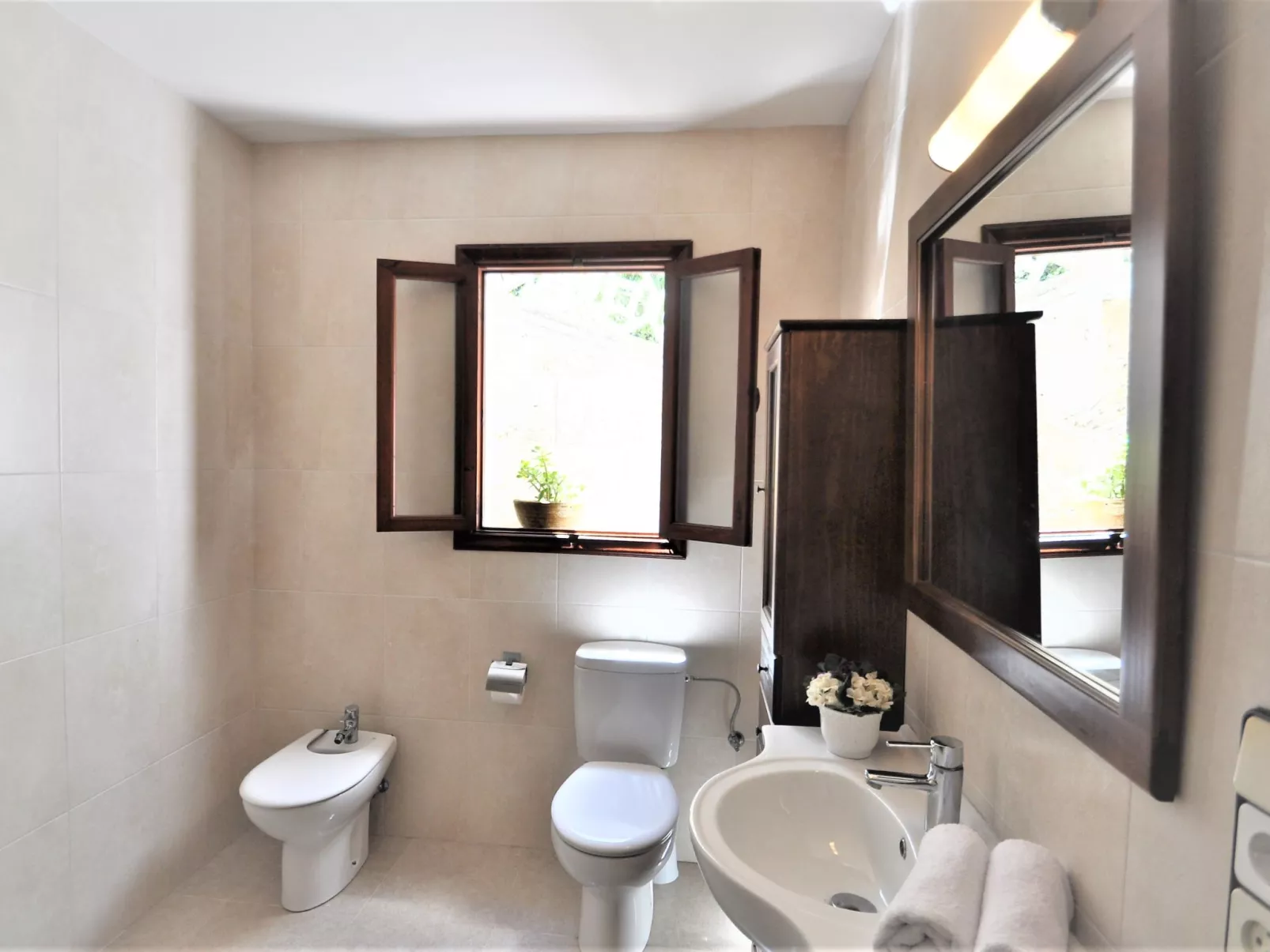 Villa con piscina privada, wifi, aire acondicionado y vistas a montaña ideal pa - Binnen