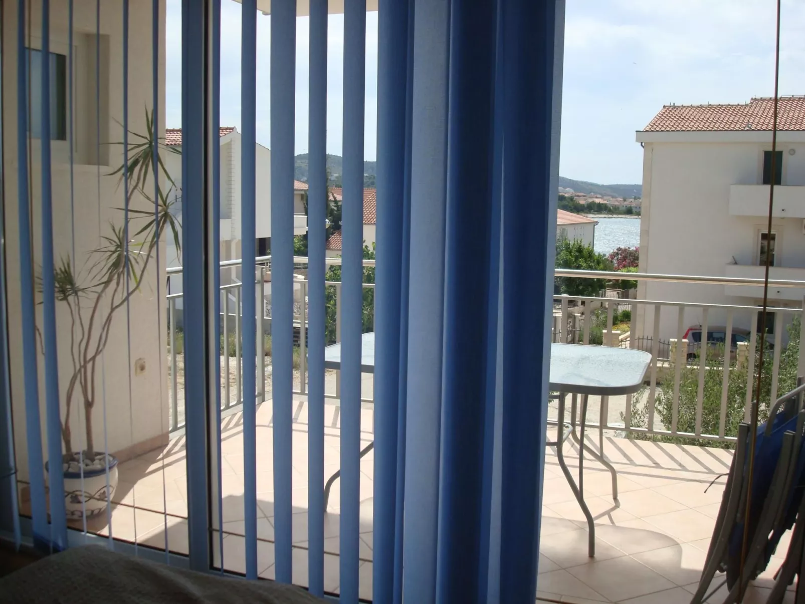 In Zečevo Rogozničko mit Großem Balkon
