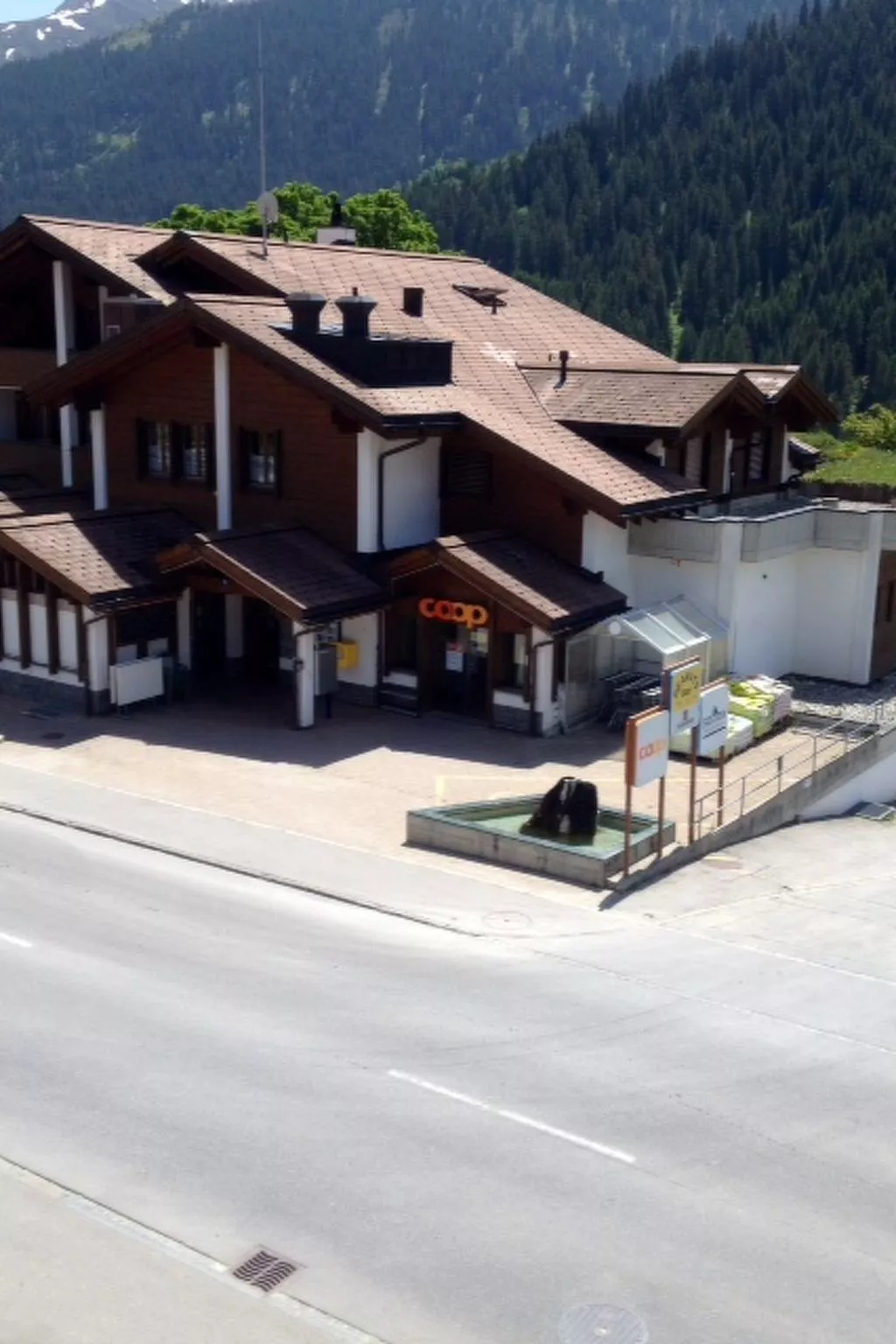 Tgèsa Tgom Demont, (Sedrun).