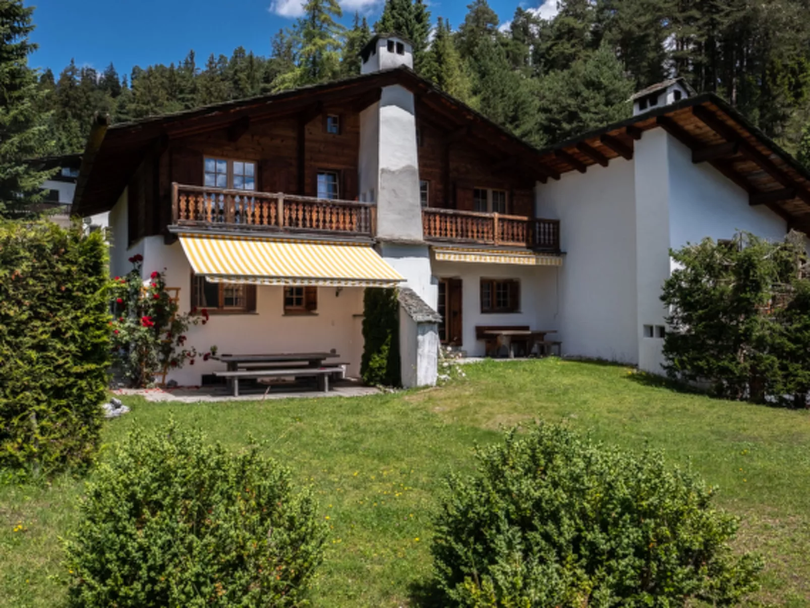 Haus 1, (Laax Murschetg). Haus 1
