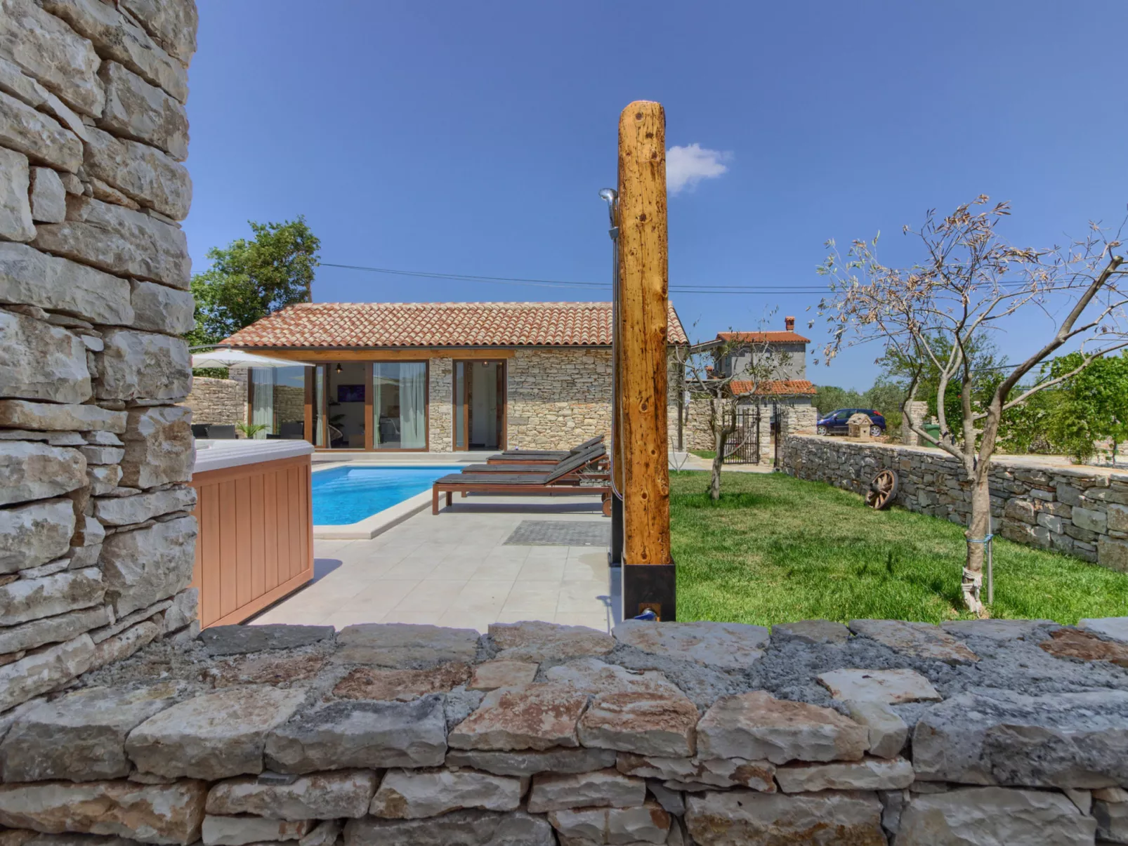 Villa PIETRA