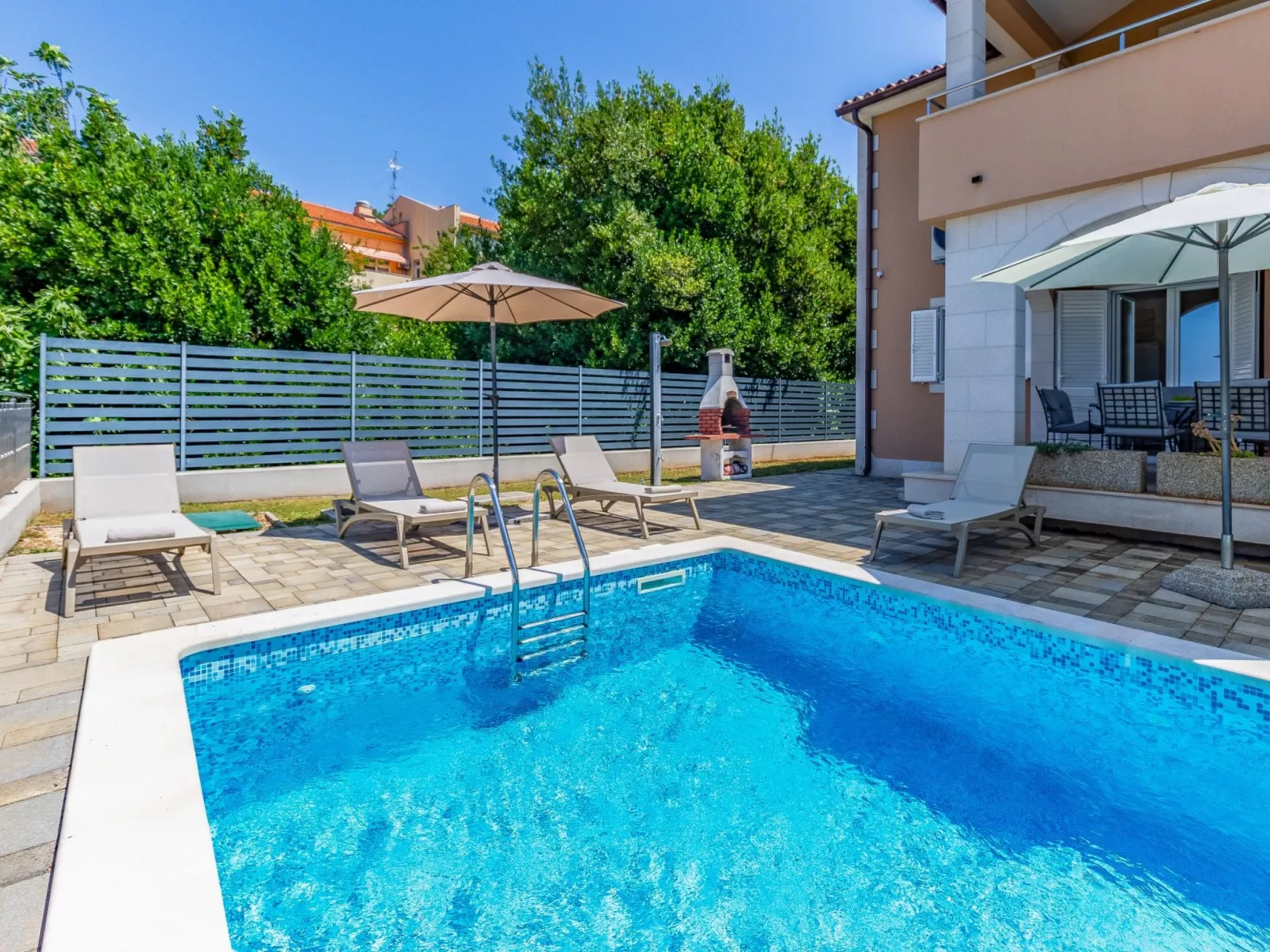 Villa Lotus 13G