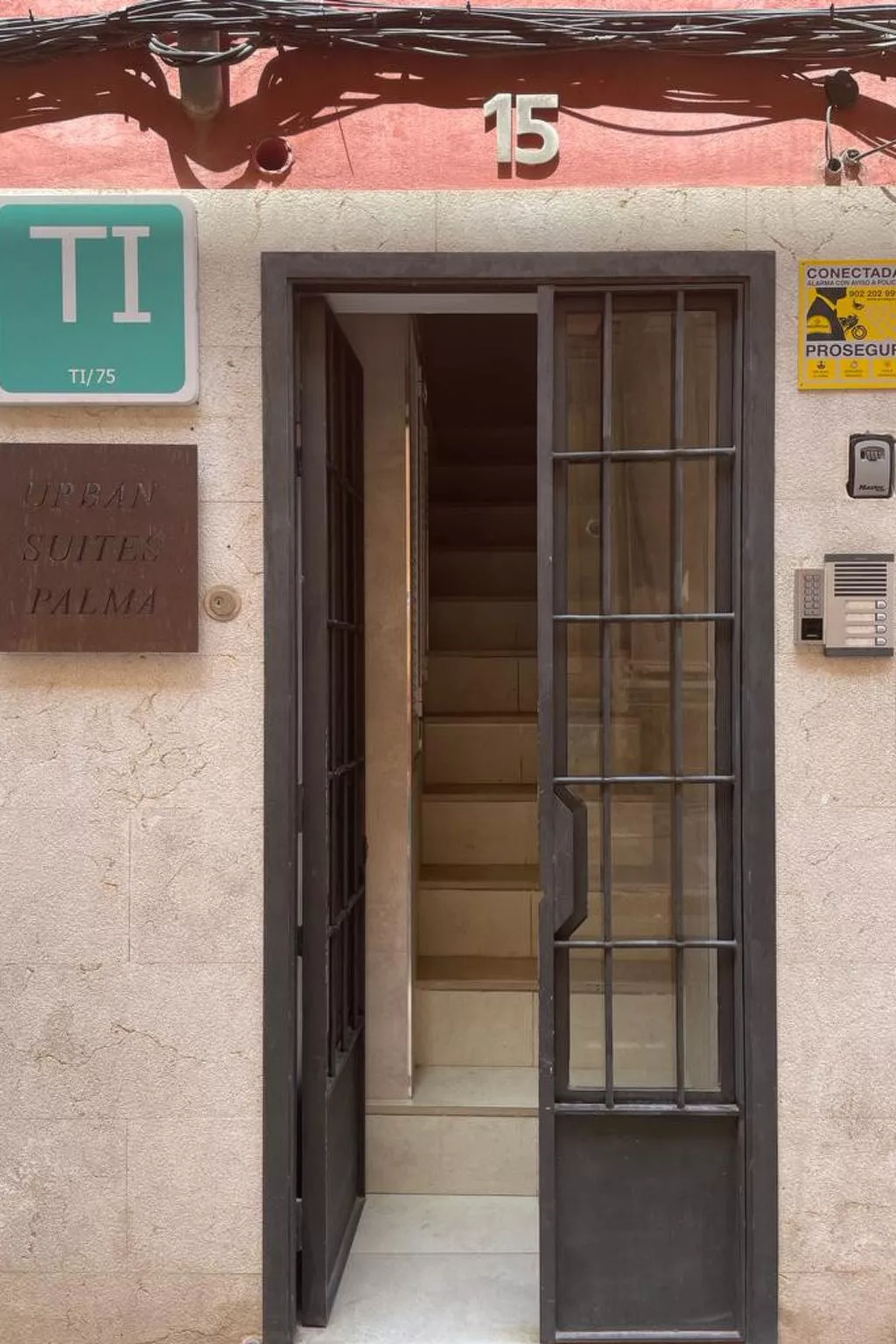 URBAN SUITES 1 PALMA STANDARD TI/75