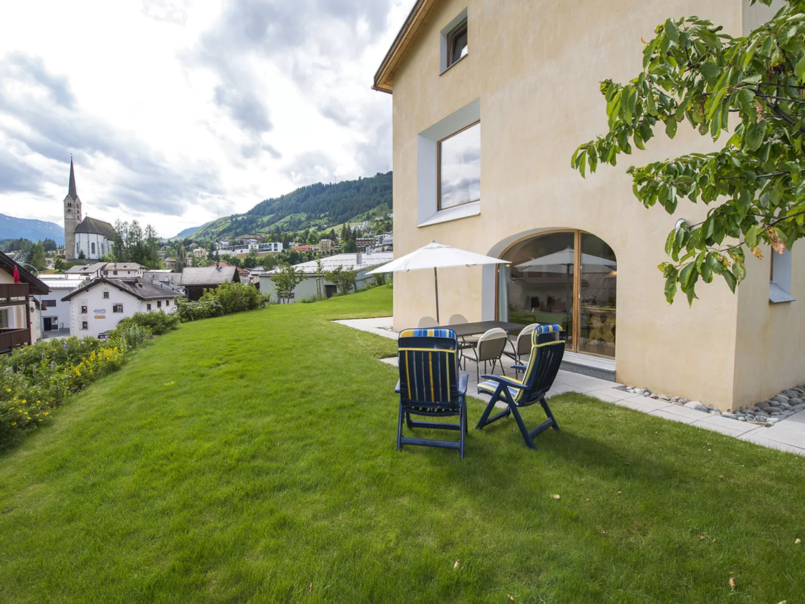 Haus Betschart, (Scuol).