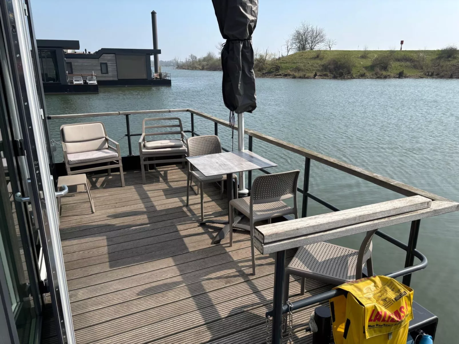 Maasterp - woonboot 14