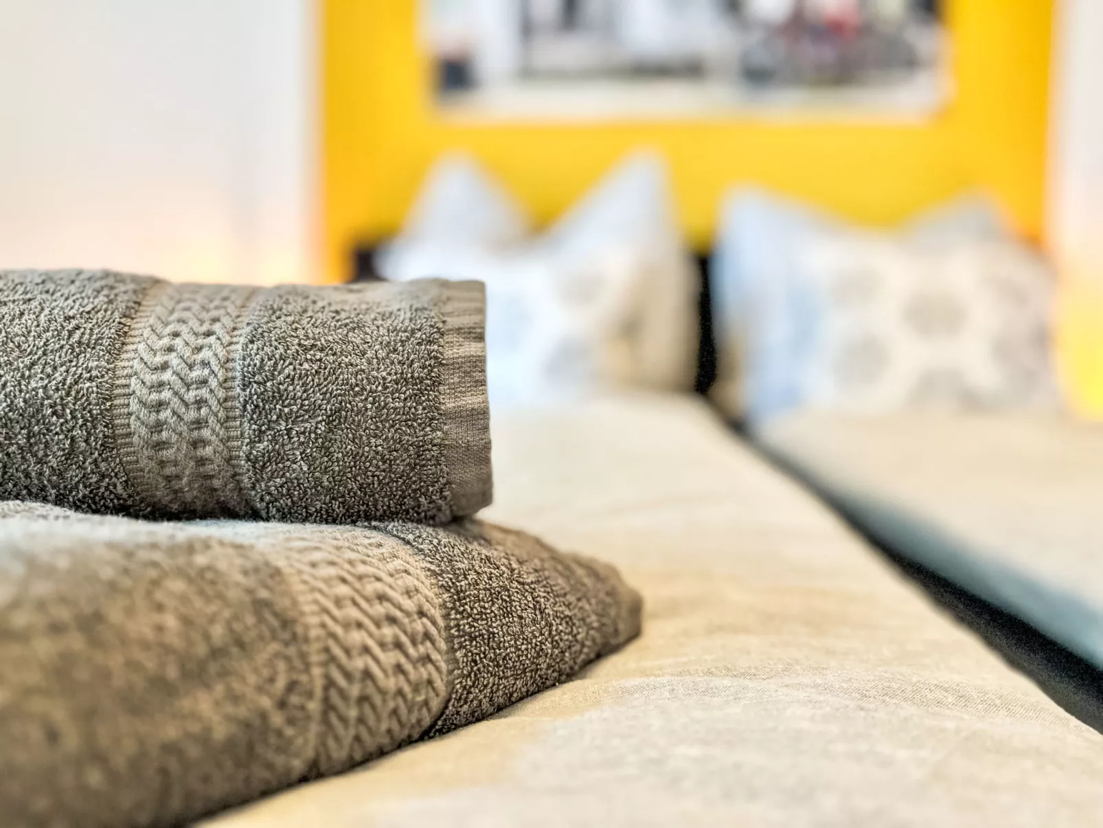250m Rhein - ruhiges Apartement nähe Hbf -K-111-