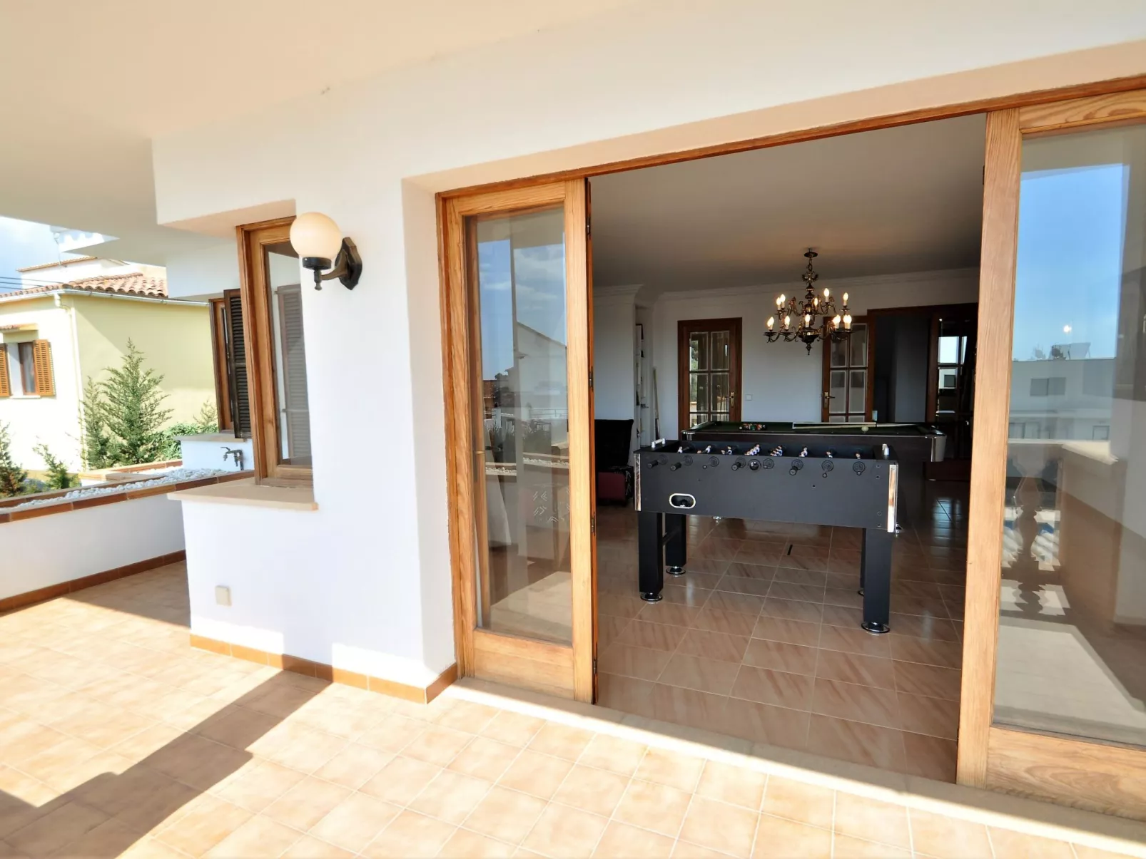 CA NA MALEN Hermosa casa para familias con gran piscina, jardín. - WiFi Gratis - Buiten