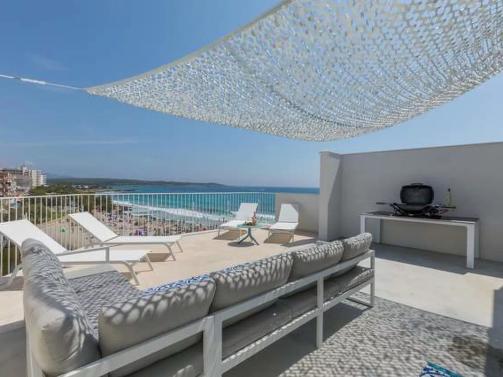 Tolle Wohnung in S'illot-Cala Morlanda mit Terrasse - Buiten