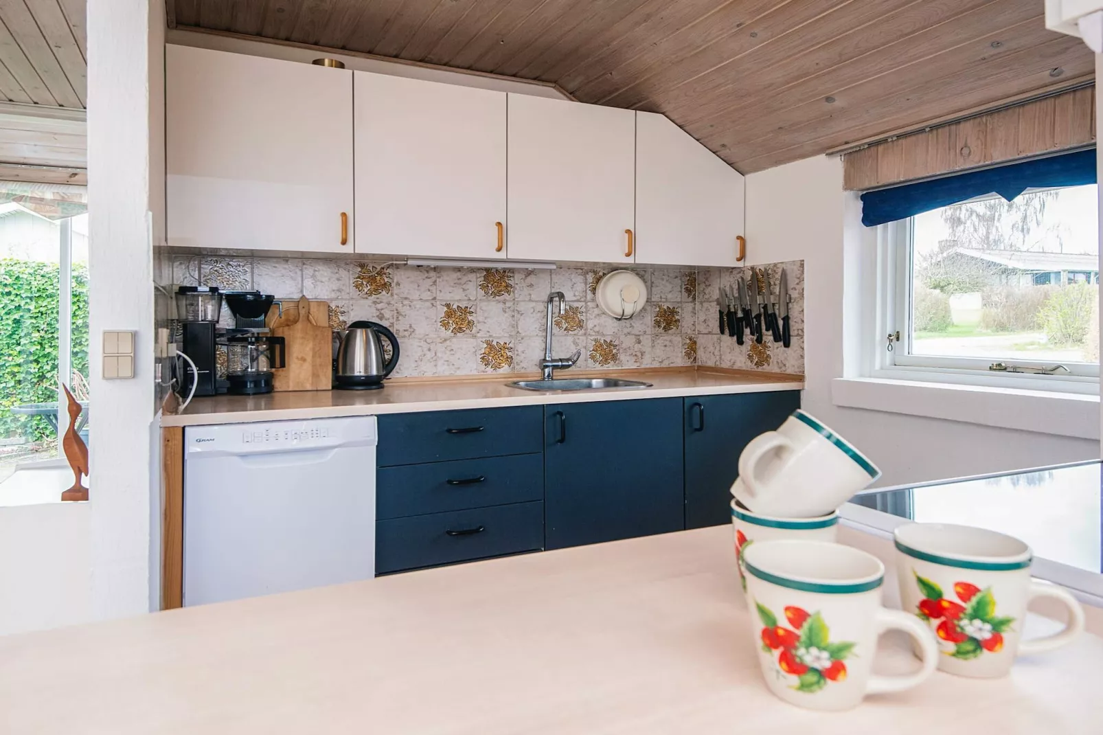 Vakantiehuis aan zee met privé-bijgebouw - Binnen