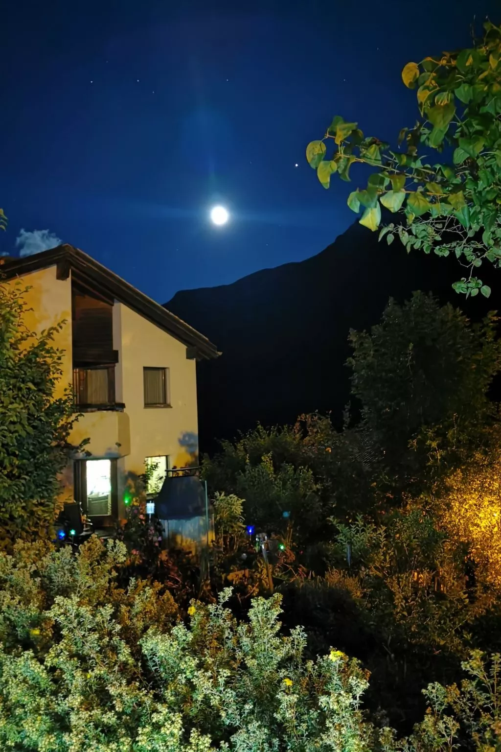 Chasa Ravagl, (Scuol). - Buiten