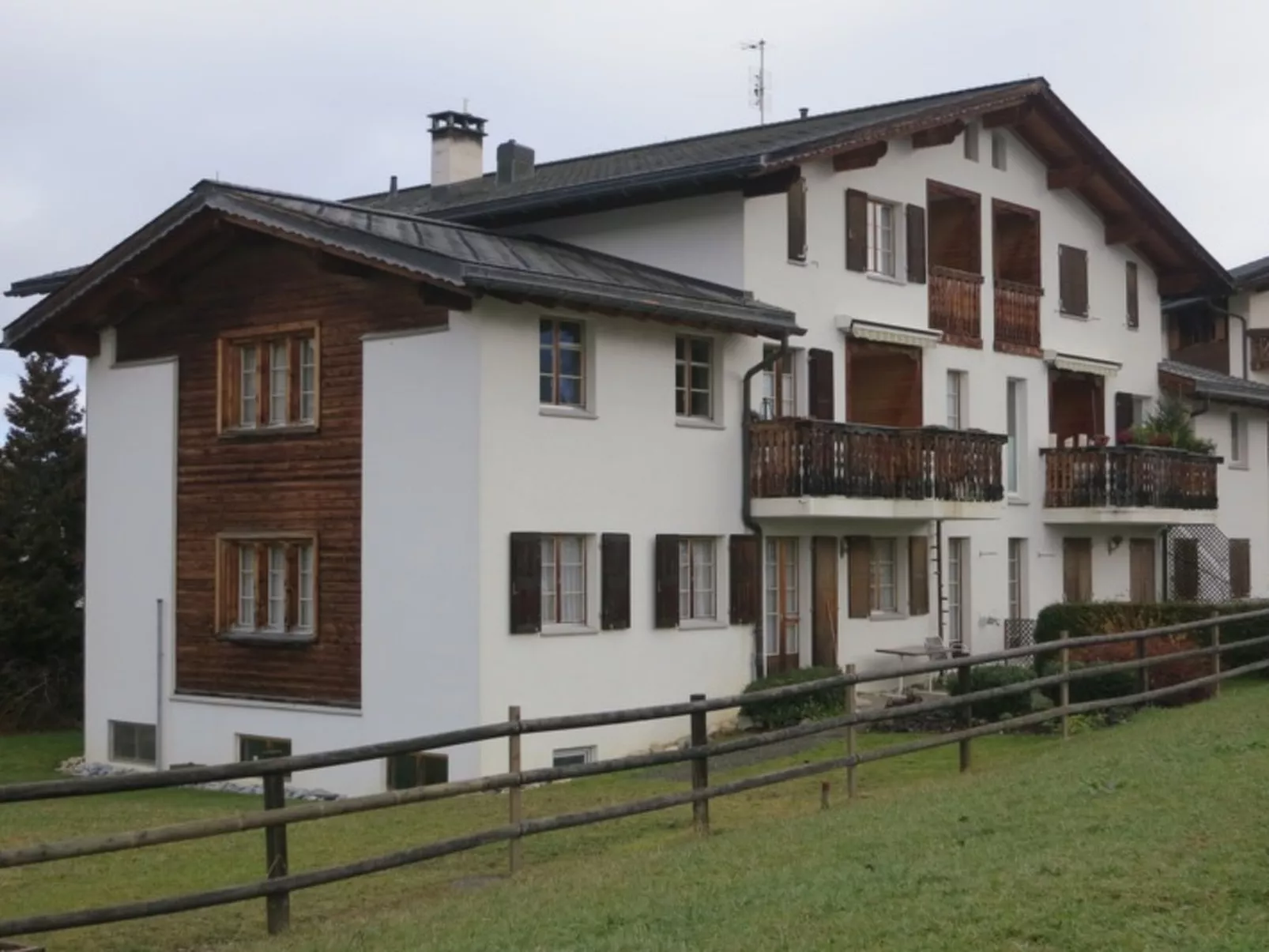 Casa Davos Cuort Good, Vella, (Vella). - Buiten