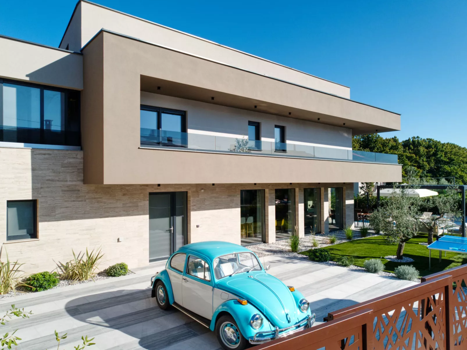 COMPLEX 2 VILLAS PIERON-BAVIGO - Buiten