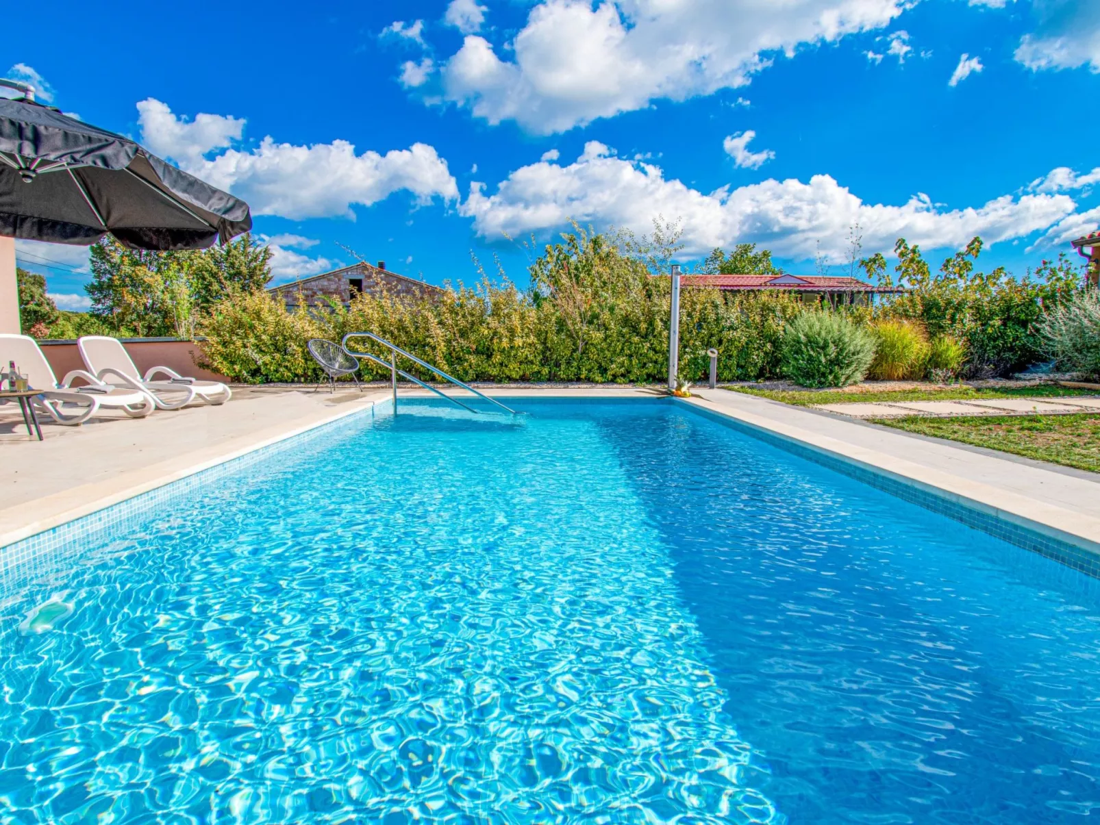 Villa Moki mit beheizbarem  Pool - Buiten
