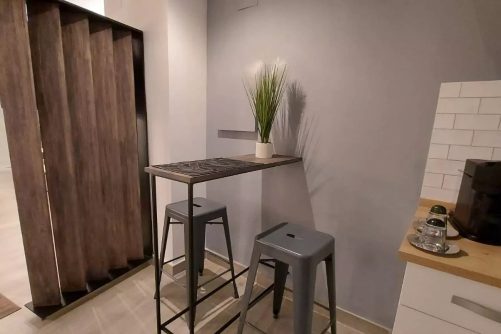 Estudio Deluxe con cama grande y jacuzzy - Eetkamer