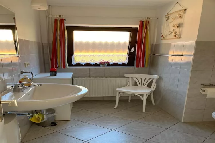 Ferienwohnung Poststraße 8 EG - Badkamer