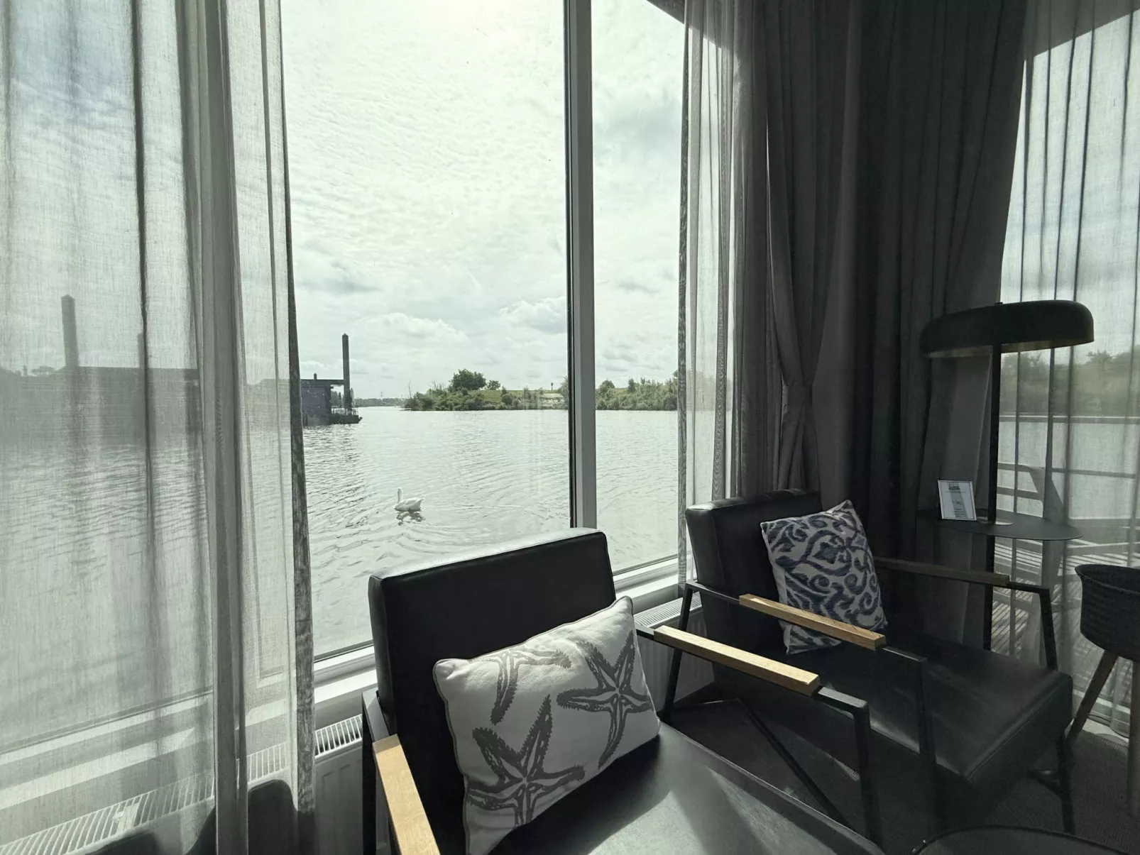 Maasterp - Woonboot 5 - Buiten