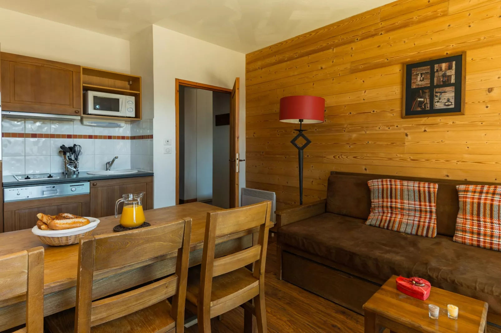 Les Chalets de l'Adet One alcove bedroom for six OTA - Keuken