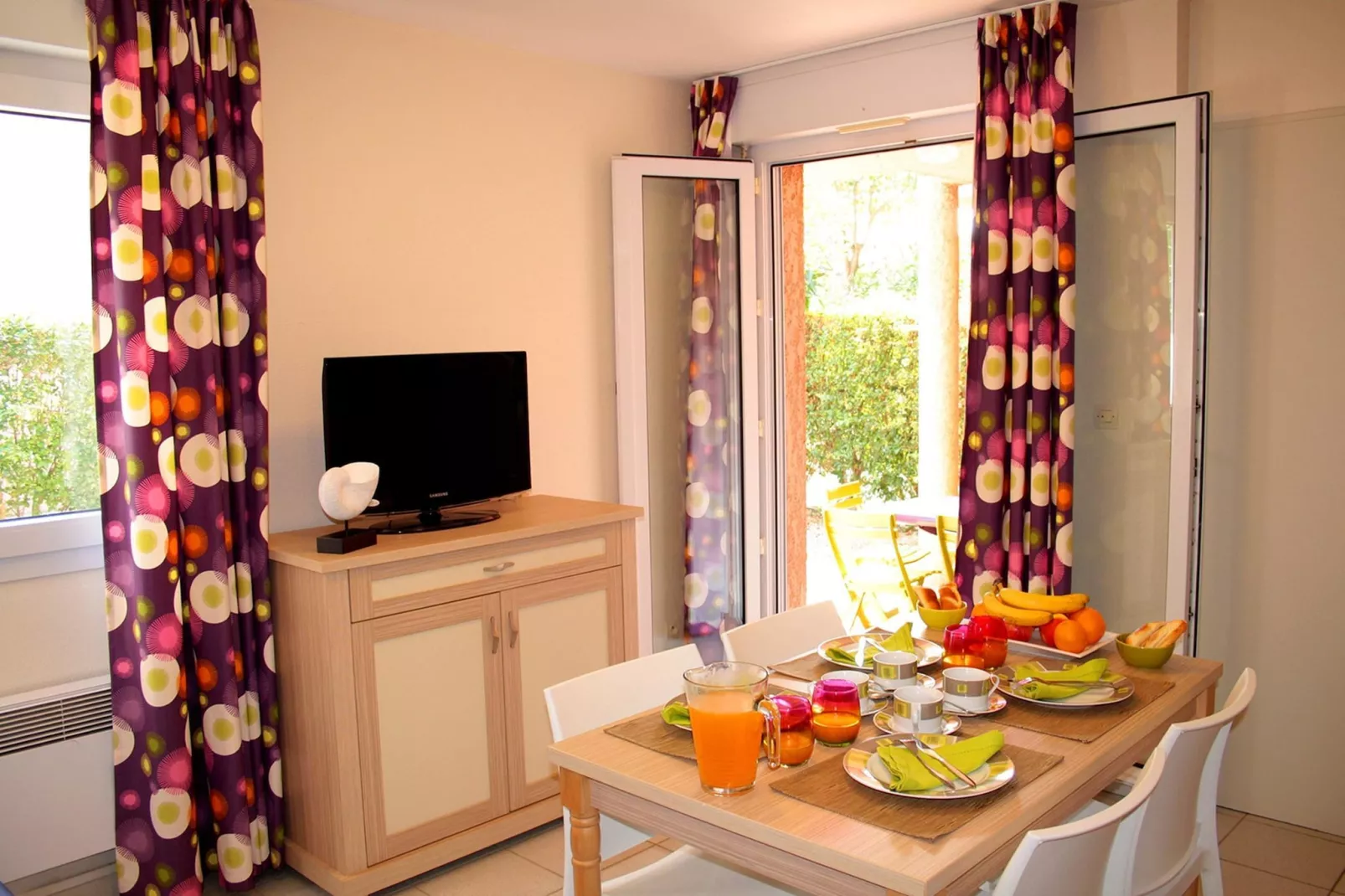 Grand Bleu/Lagrange Vacances Les Pierres de Jade 3 PIÈCES 6 pers OTA - Eetkamer