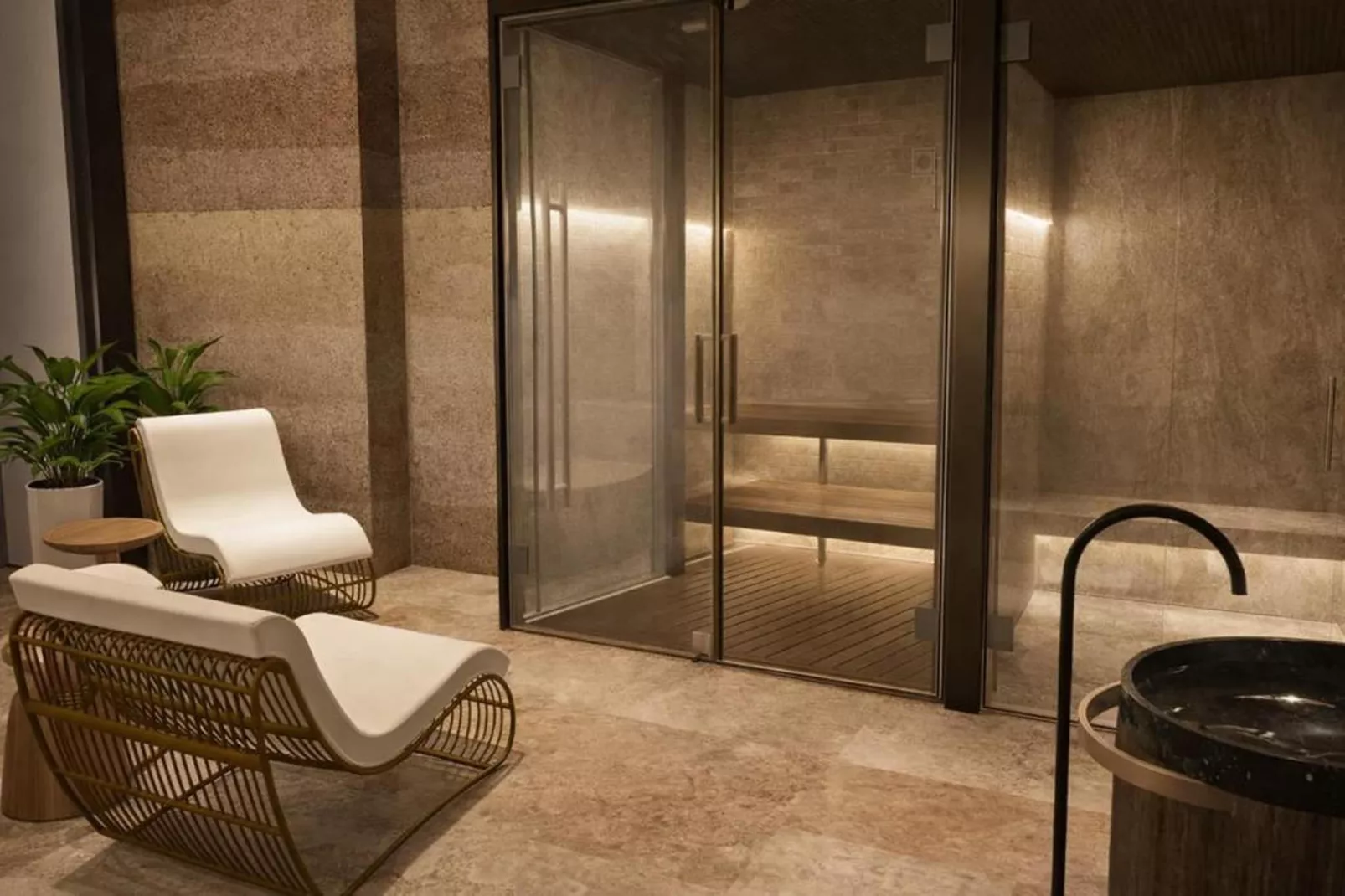 PICTAS Residence - Superior Double Room - Image-tags.hotelfacilitiesandservices