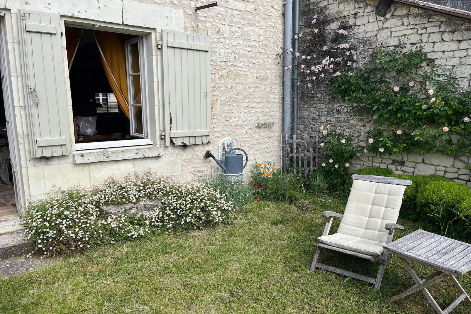 Maison de vacances Sossay - Tuinen zomer