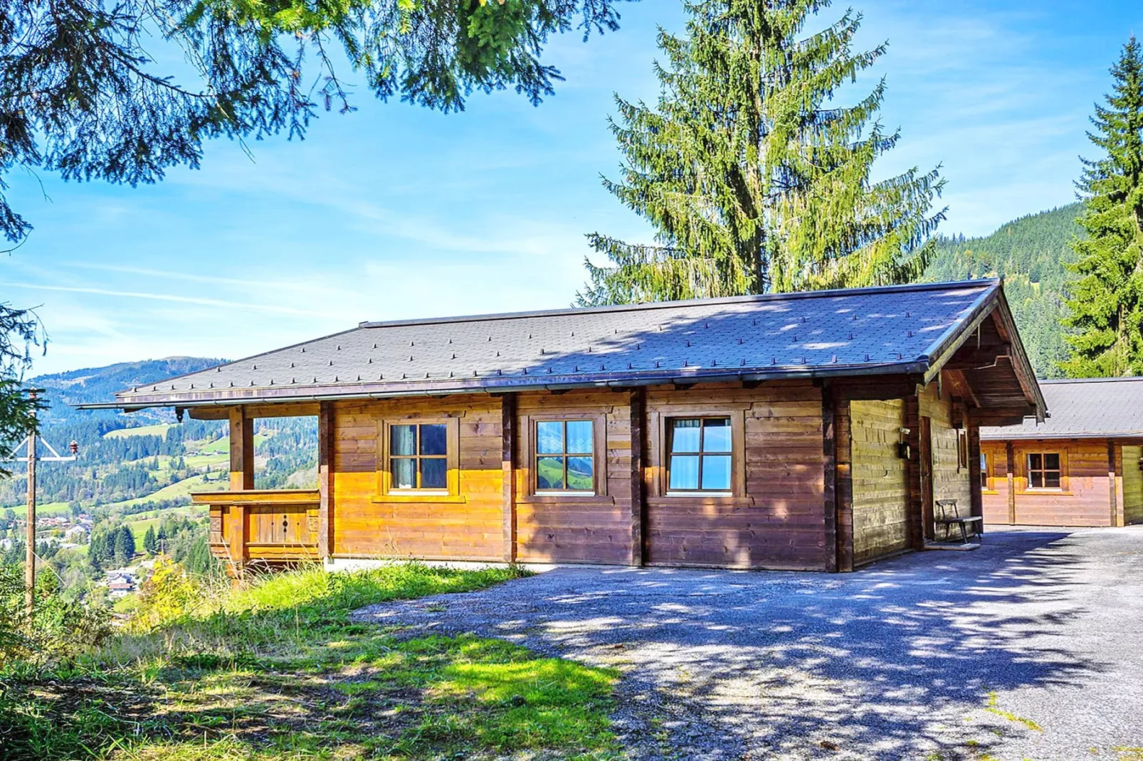 Ferienhaus Ebner - Buitenkant zomer