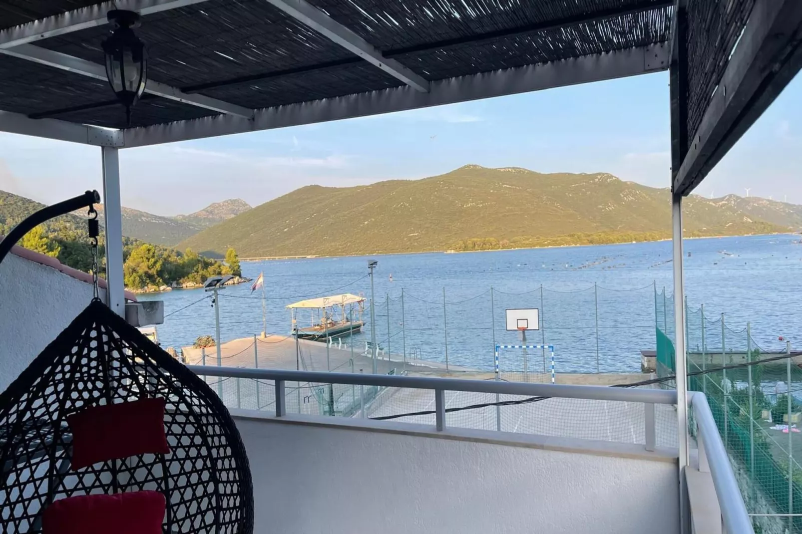 Holiday Home Milutinovic - Four Bedroom  Holiday Home with Sea View