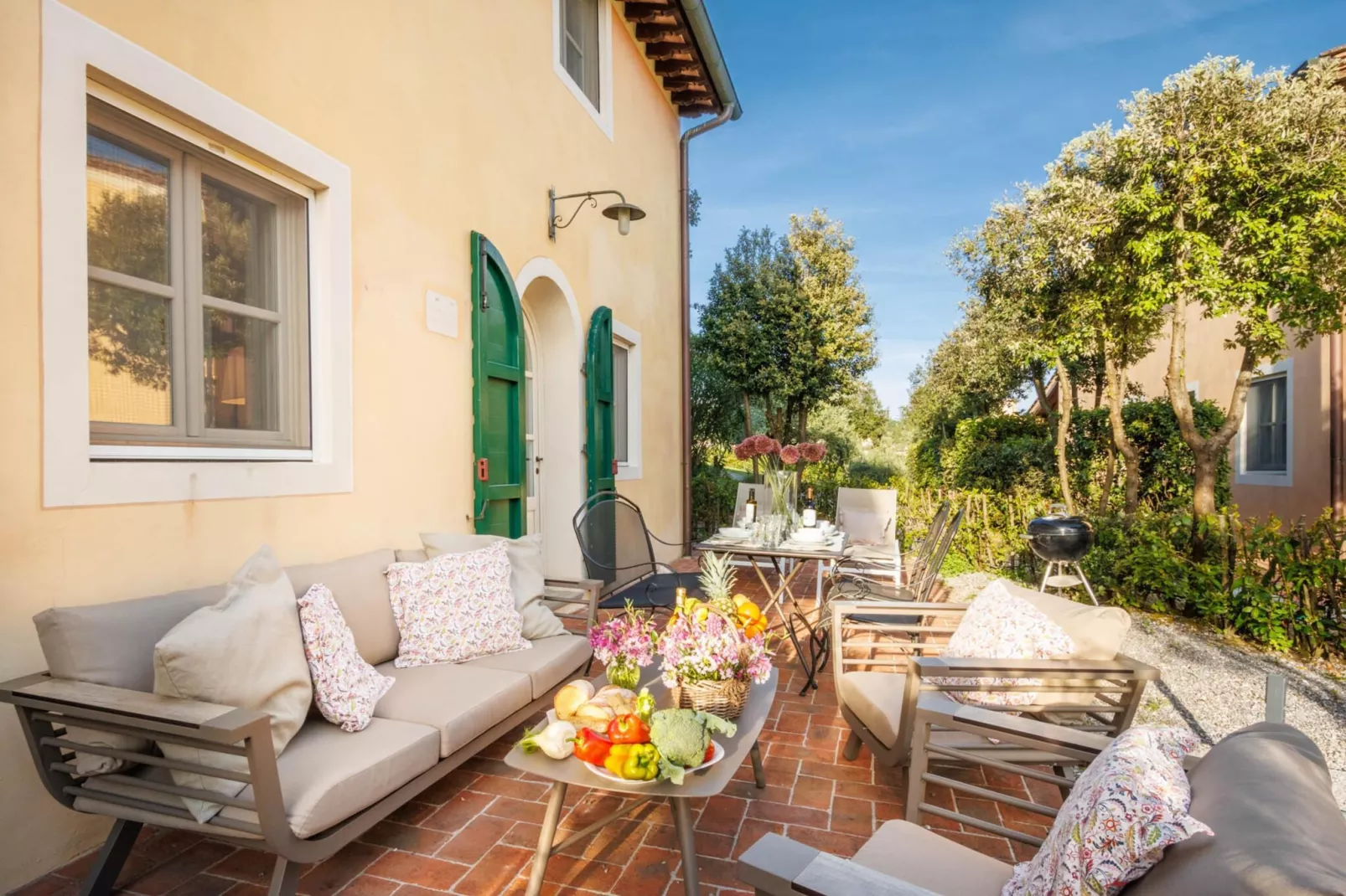 Jacopo Farmhouse Apartment in Wine Resort in Lucca - Terrasbalkon