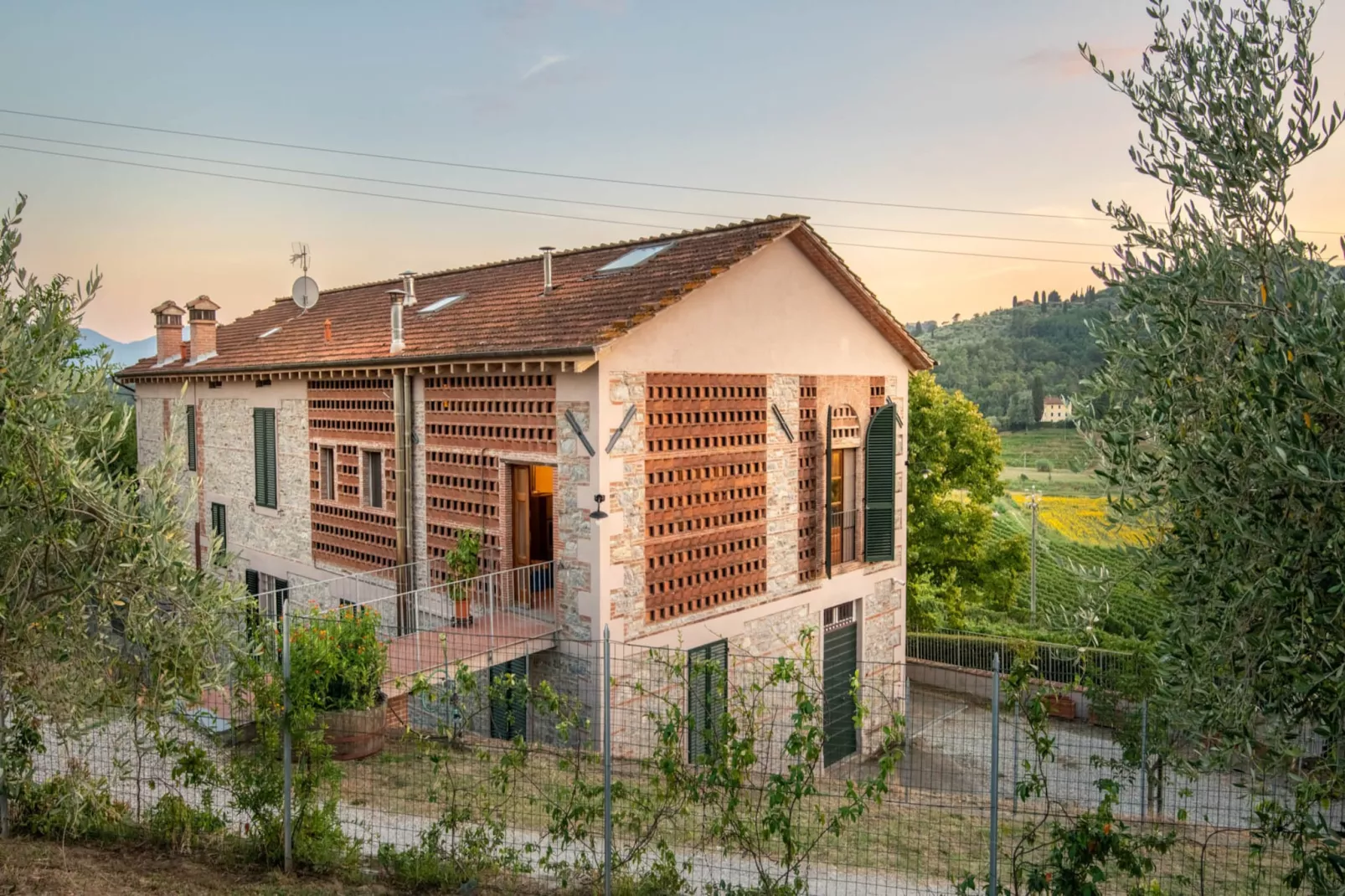 Valle del Sole Winery Farmhouse - Buitenkant zomer