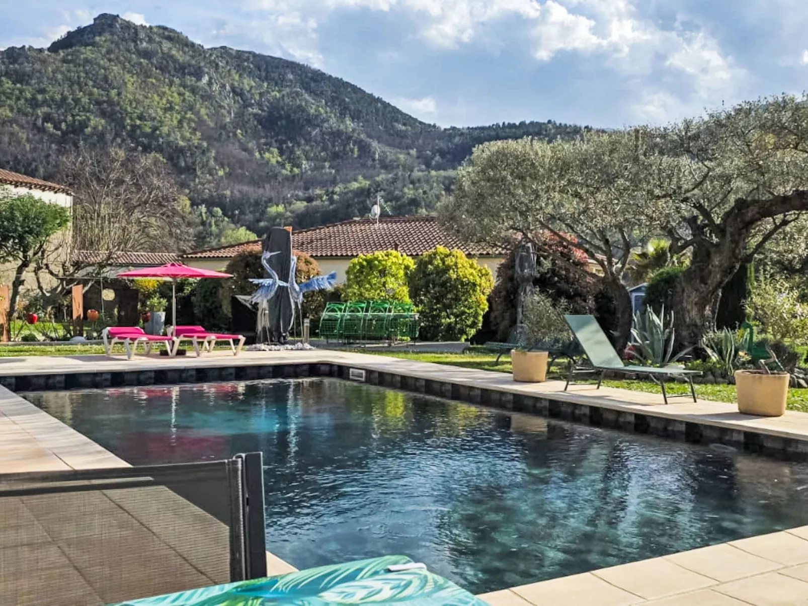 "Villa romaga mit Wallbox - Buiten
