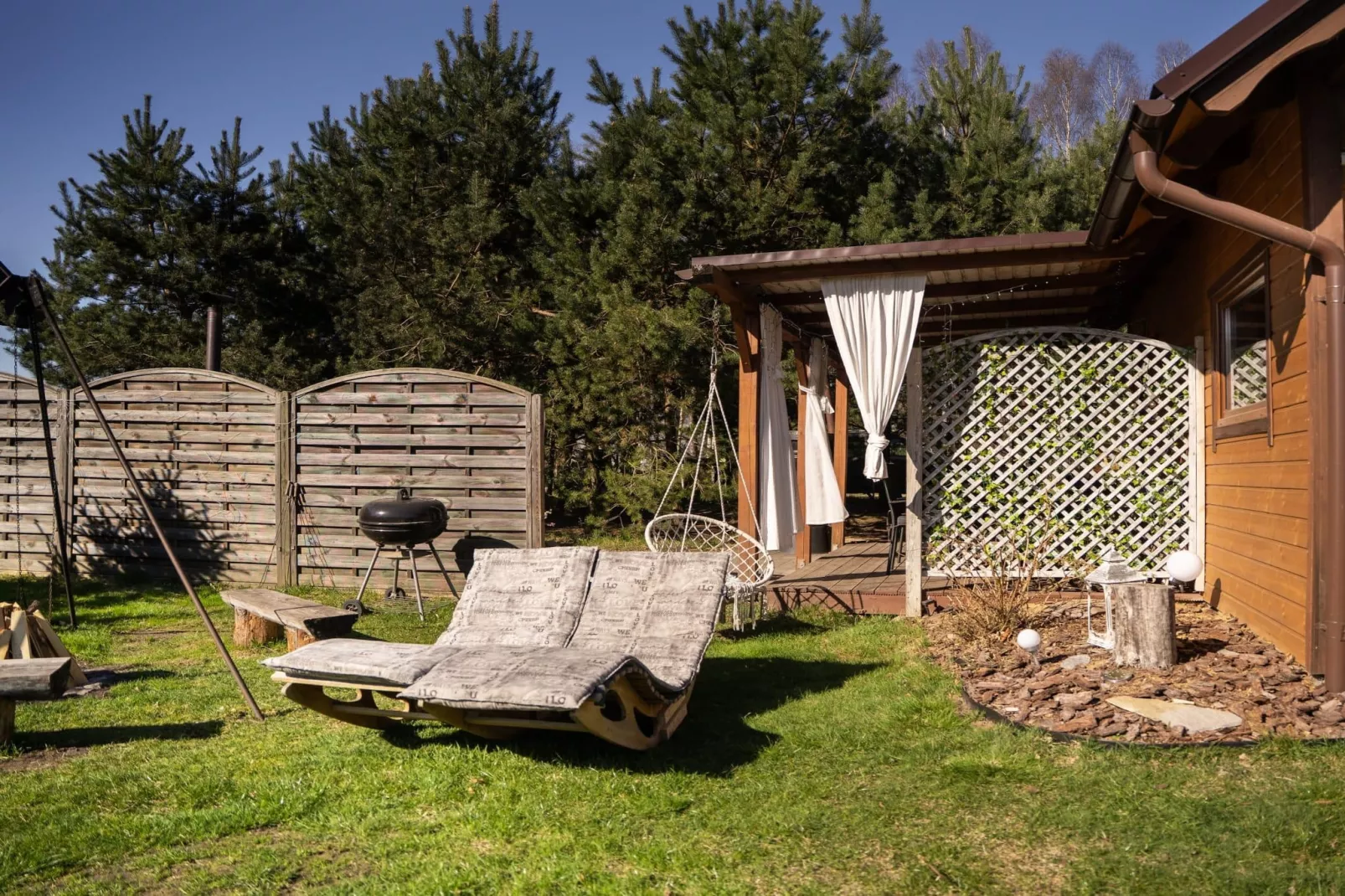 Domek wakacyjny LUX dla max 7 osób w Bałachach - Tuinen zomer