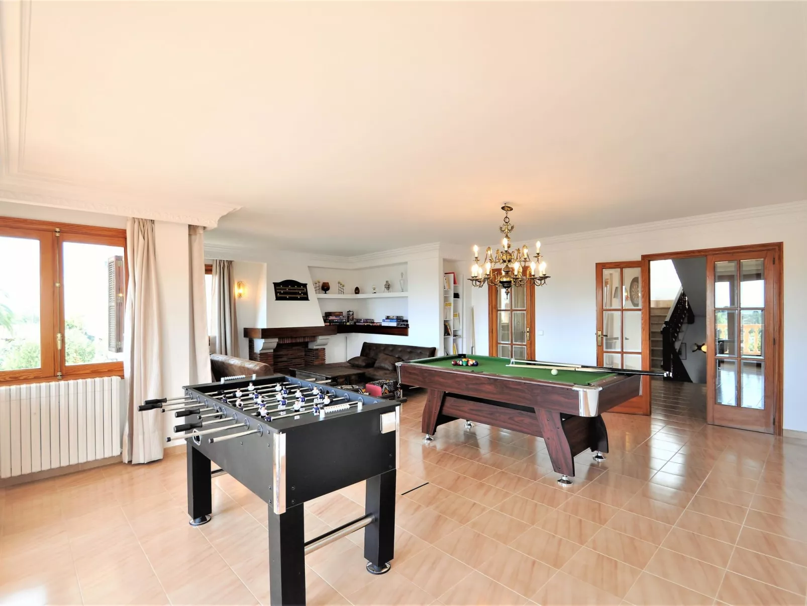 CA NA MALEN Hermosa casa para familias con gran piscina, jardín. - WiFi Gratis - Binnen