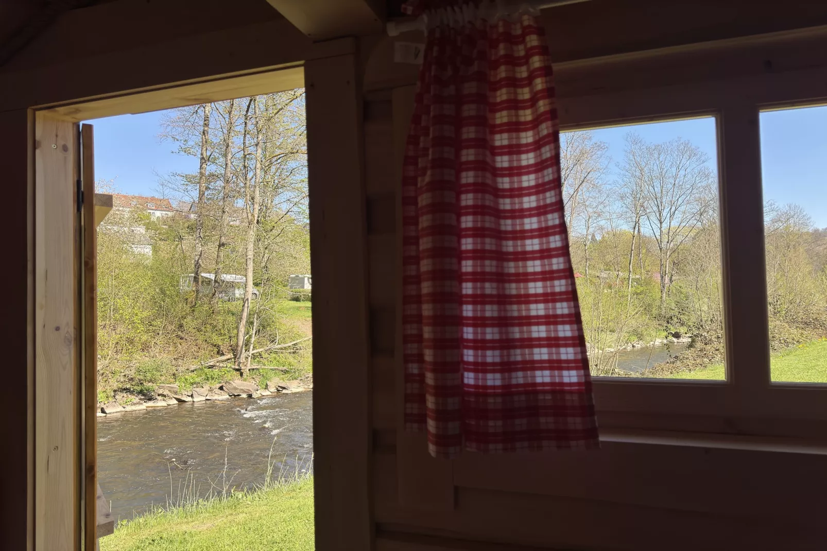 Eifelhütte Campingpark Eifel - Uitzicht zomer