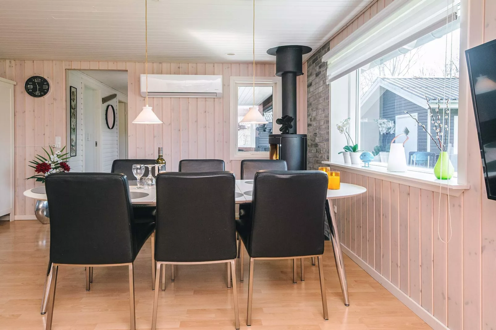 Huis met houtkachel en aanbouw - Binnen