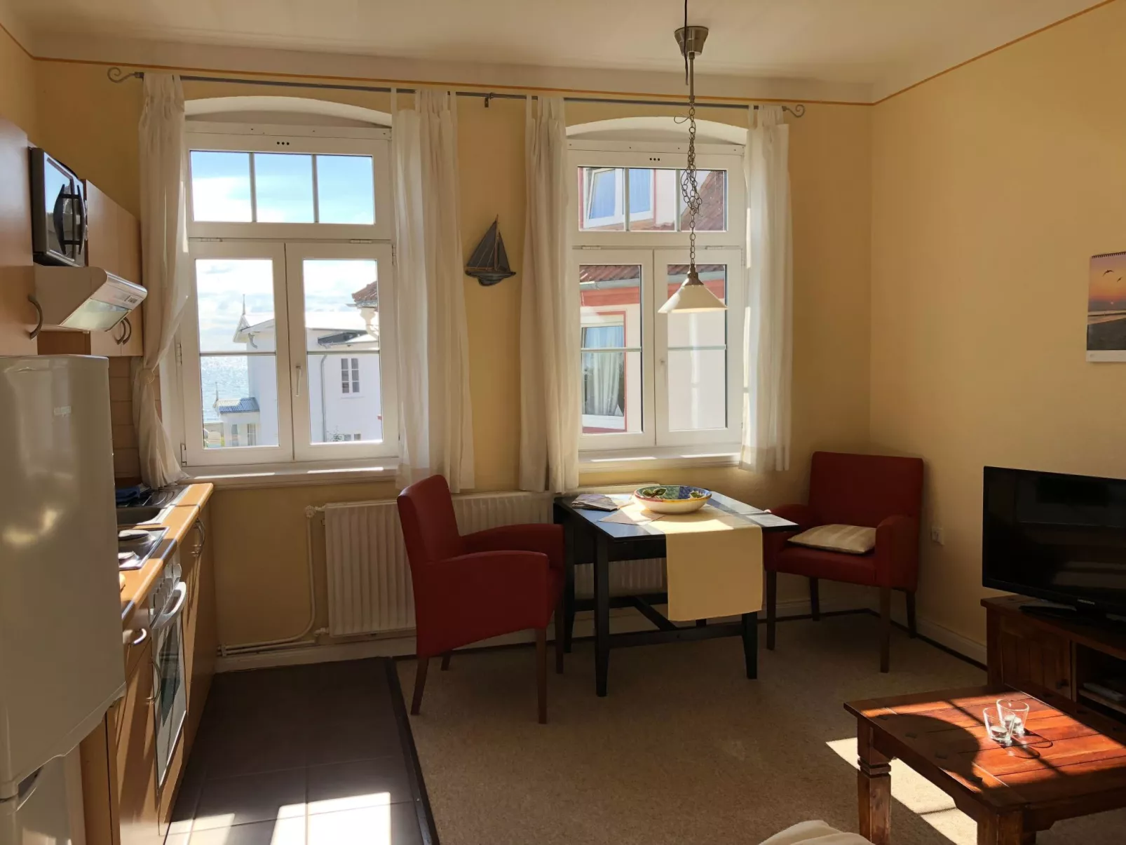 Freundlich eingerichtete Wohnung mit Meerblick - Binnen