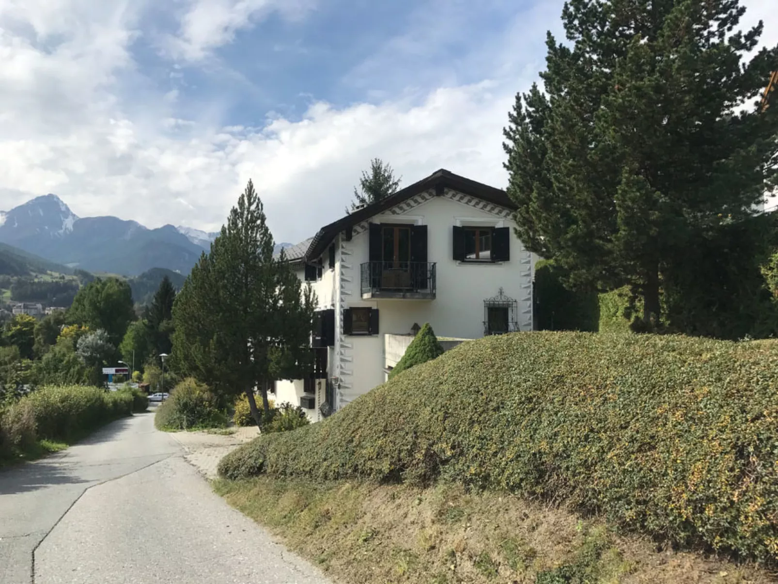 Chasa Tusa, (Scuol). - Buiten
