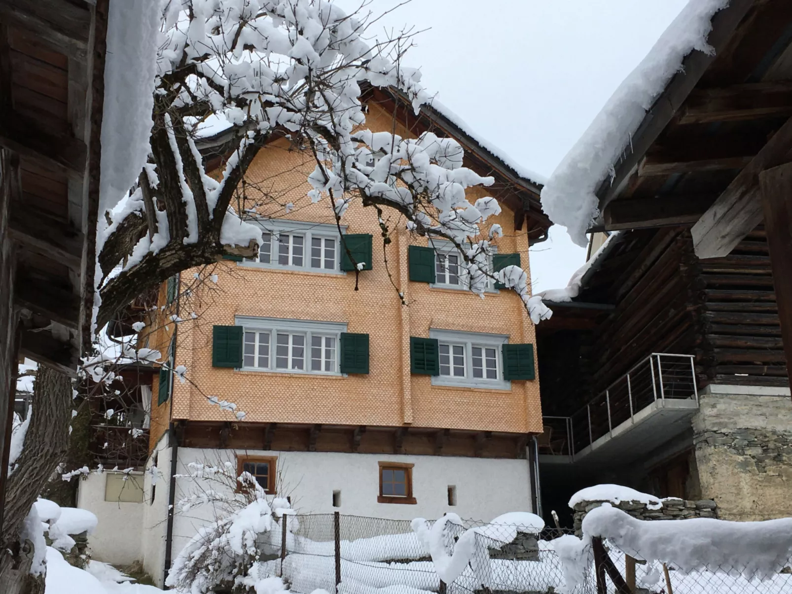 Altes Pfarrhaus, Surcasti, (Surcasti). - Buiten