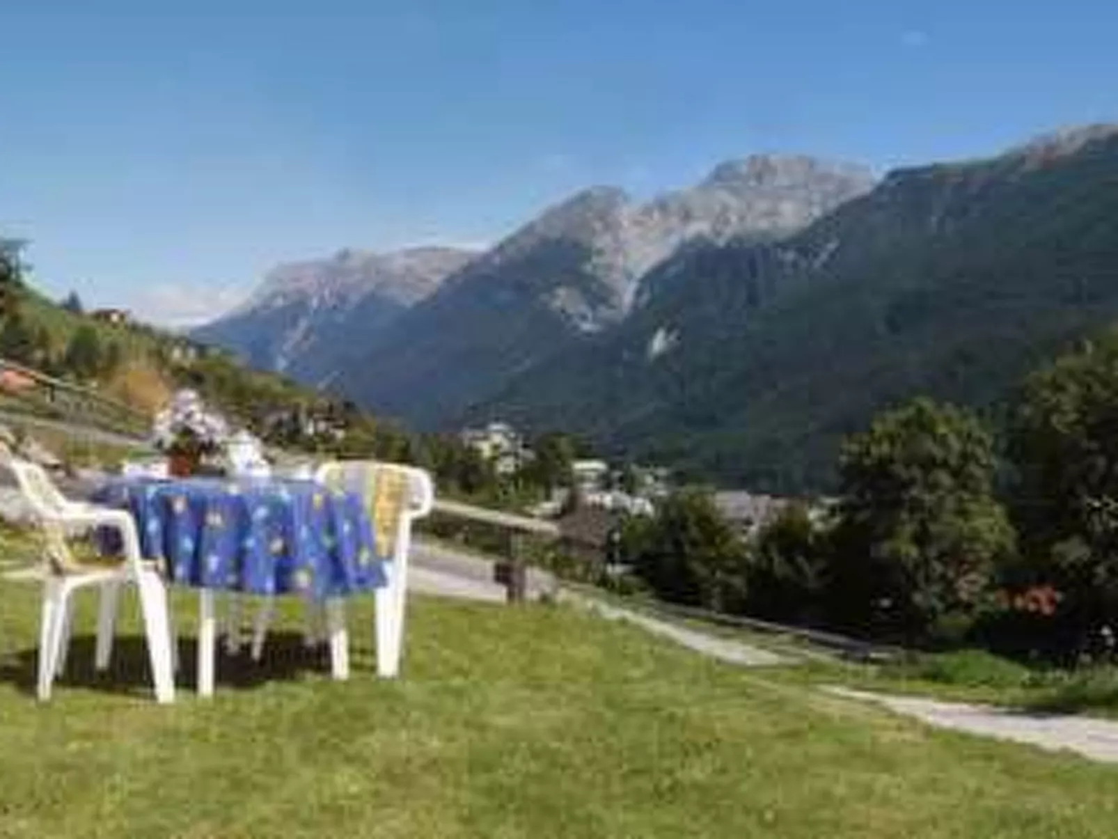 Chasa Ritzmann, (Scuol). - Buiten