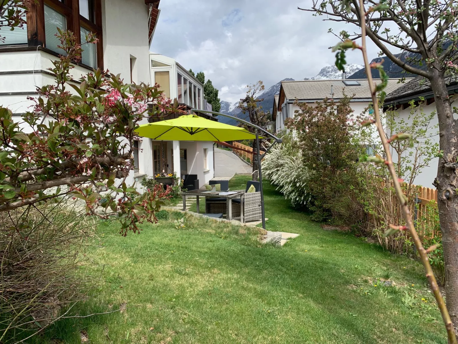 Chasa Bazzi, (Scuol). - Buiten
