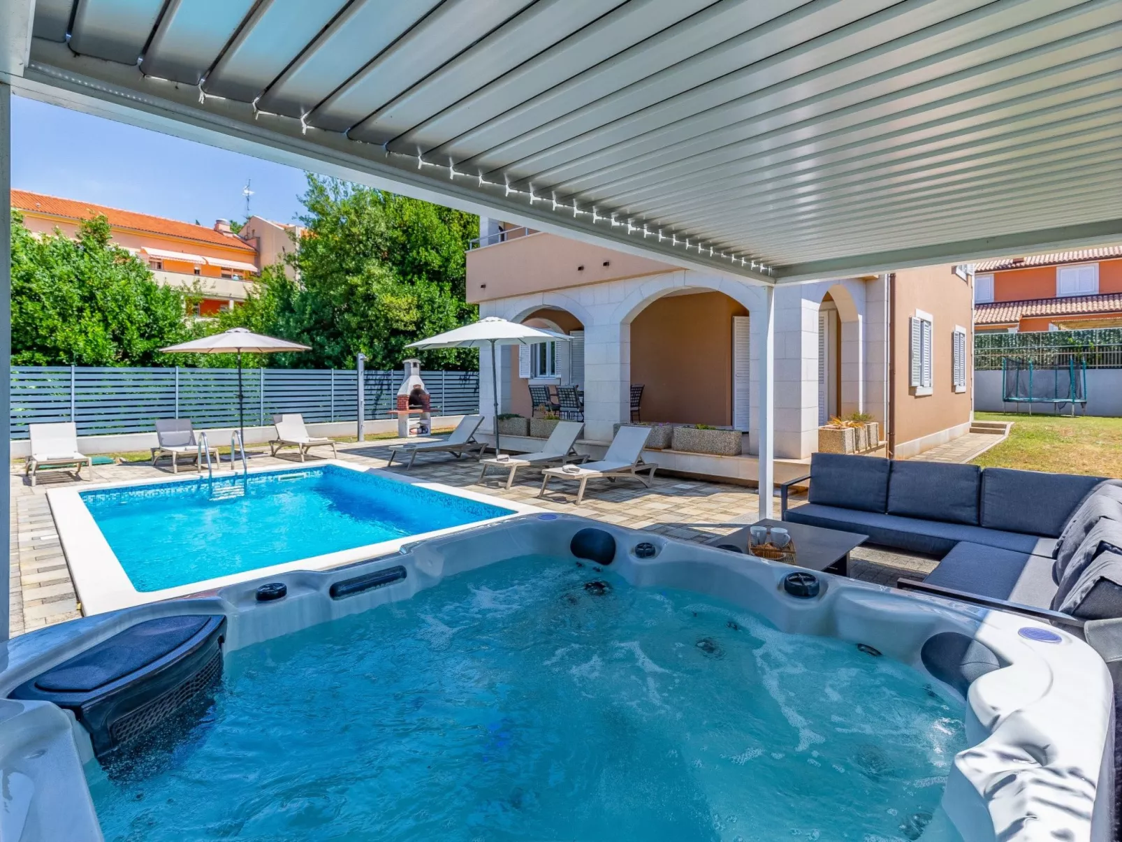 Villa Lotus 13E - Buiten