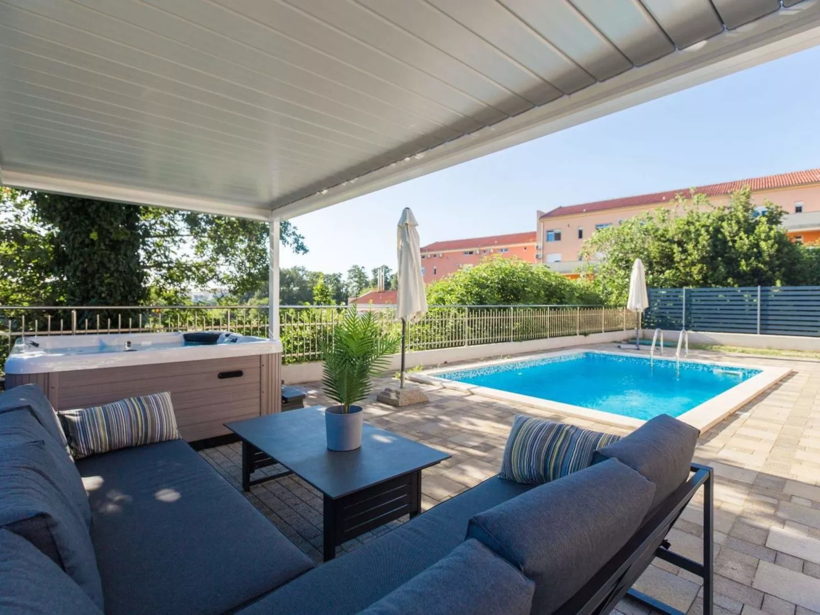 Villa Lotus 13D - Buiten