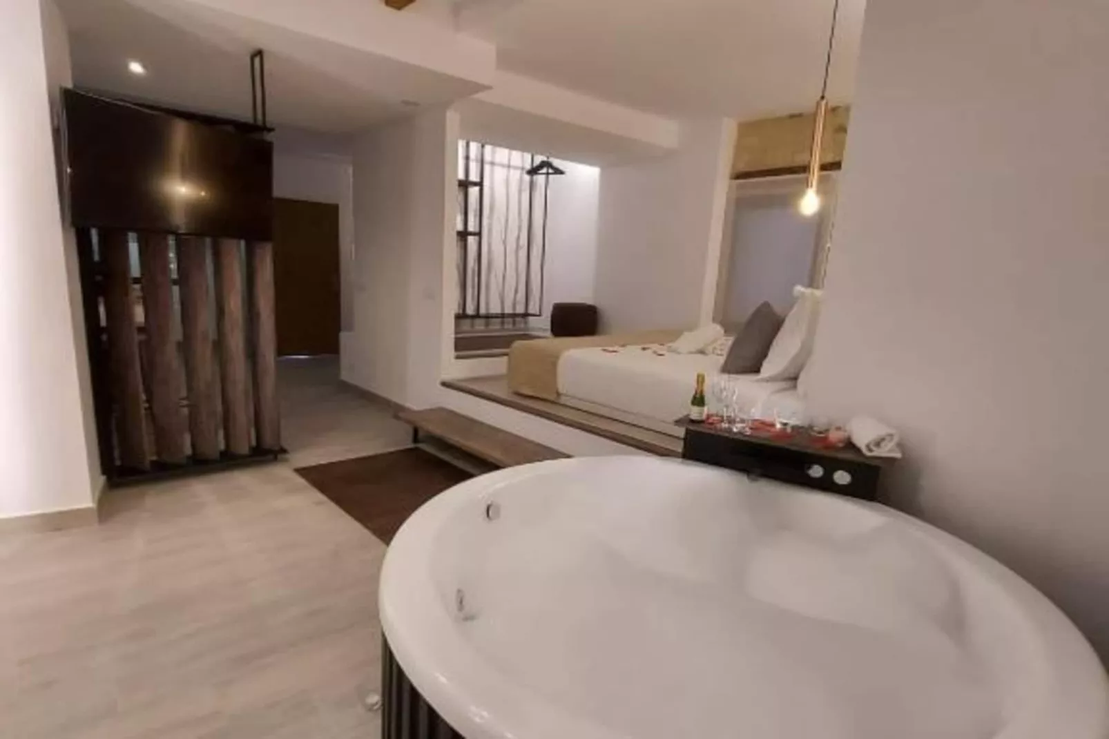 Estudio Deluxe con cama grande y jacuzzy - Badkamer
