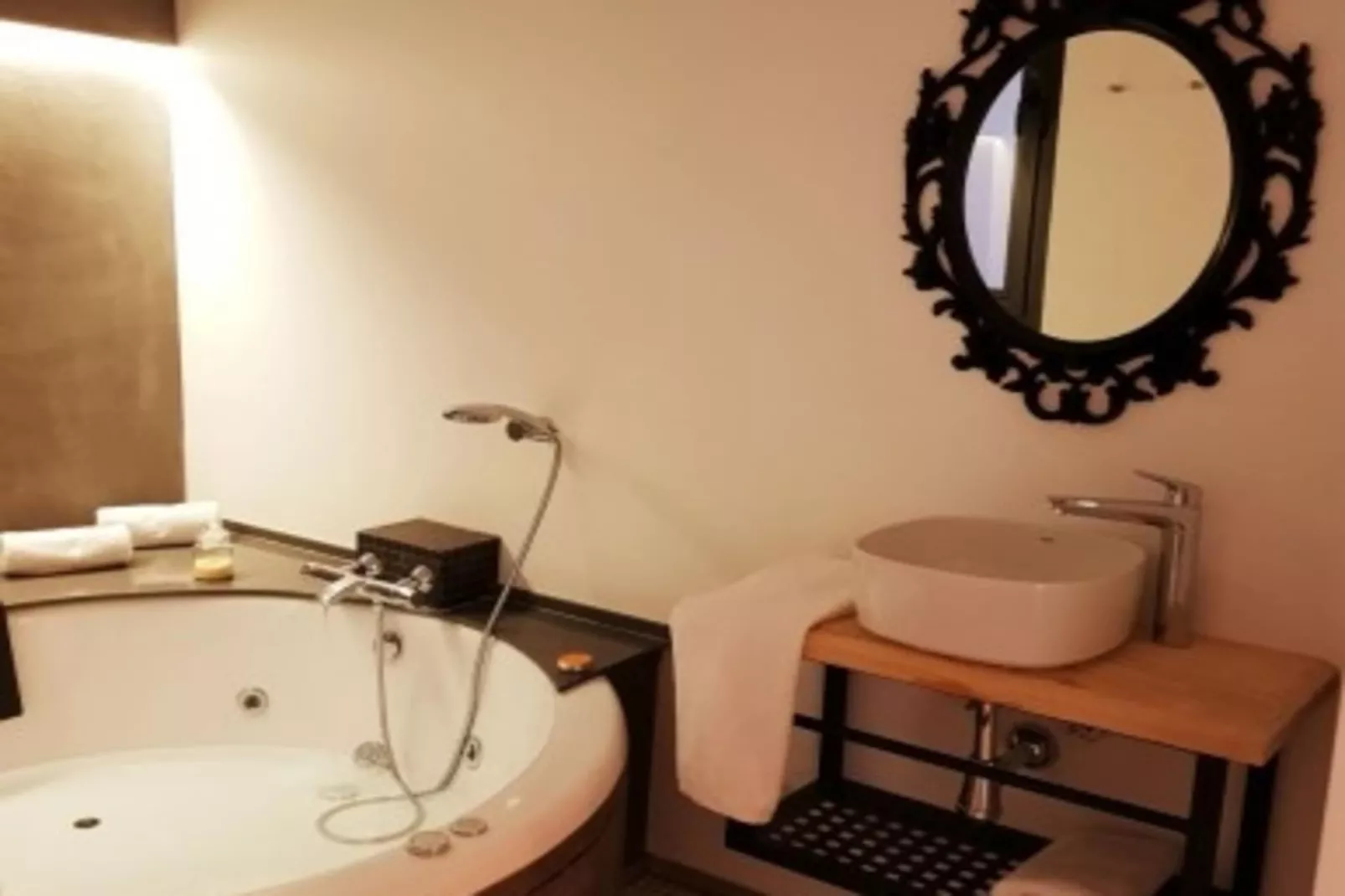 Apartamento Deluxe con Jacuzzy - Badkamer
