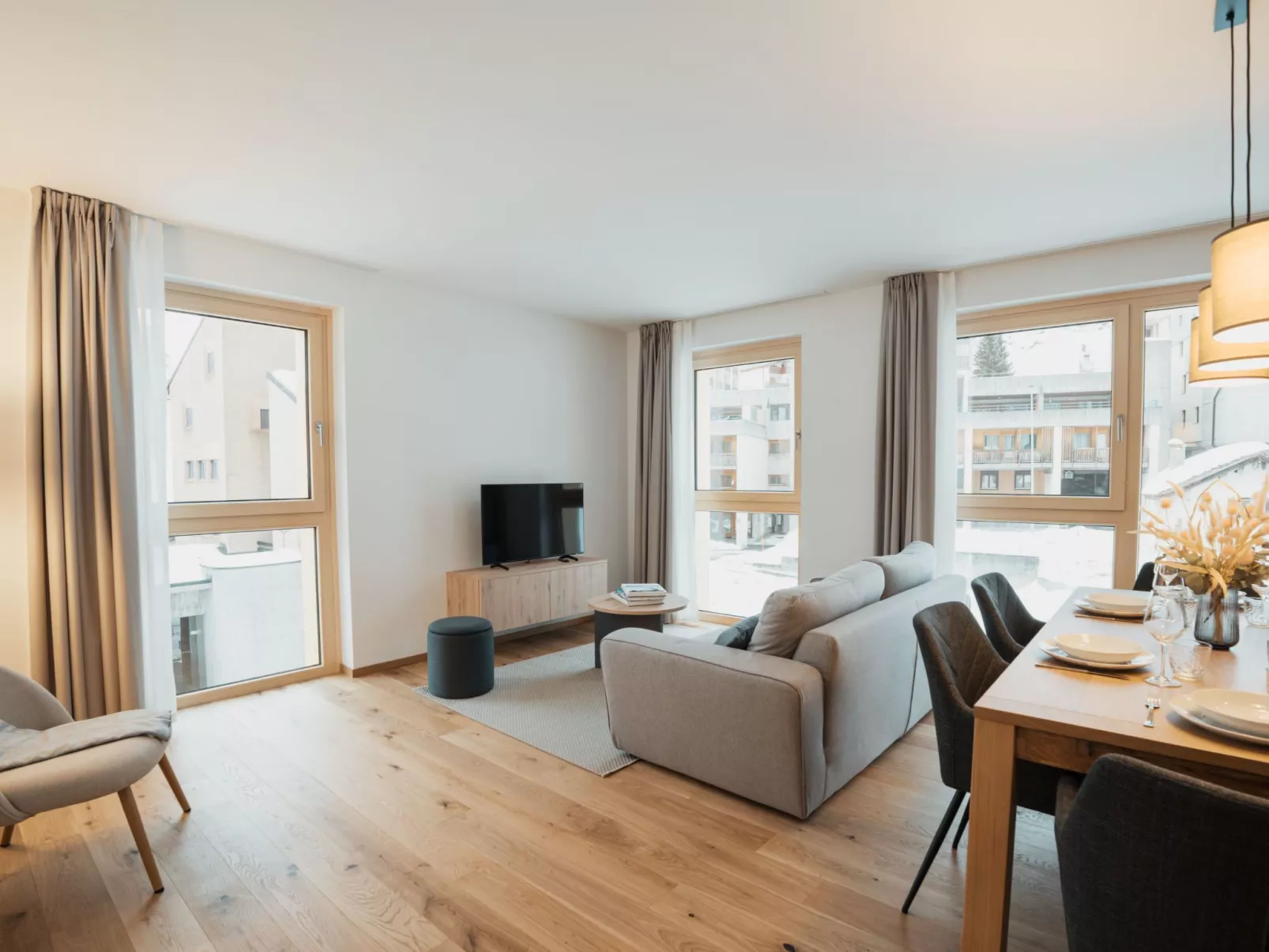 Alpine Apartments, (San Bernardino). - Binnen