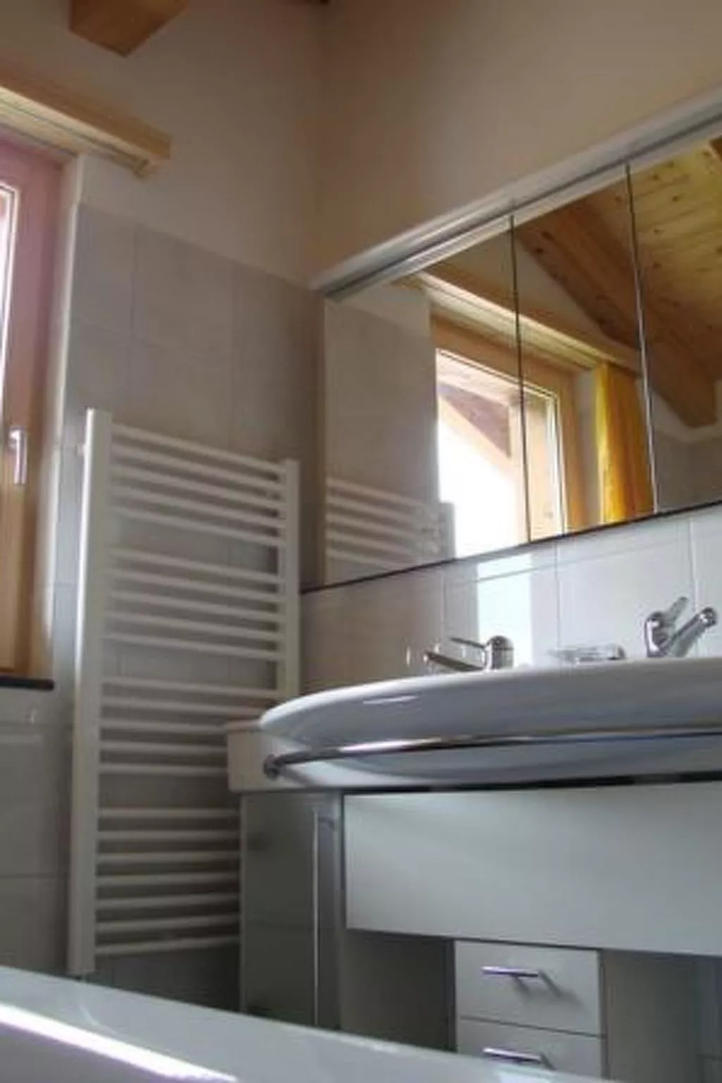 Bergparadies im Laub B5 3½-Zimmerwohnung - Binnen