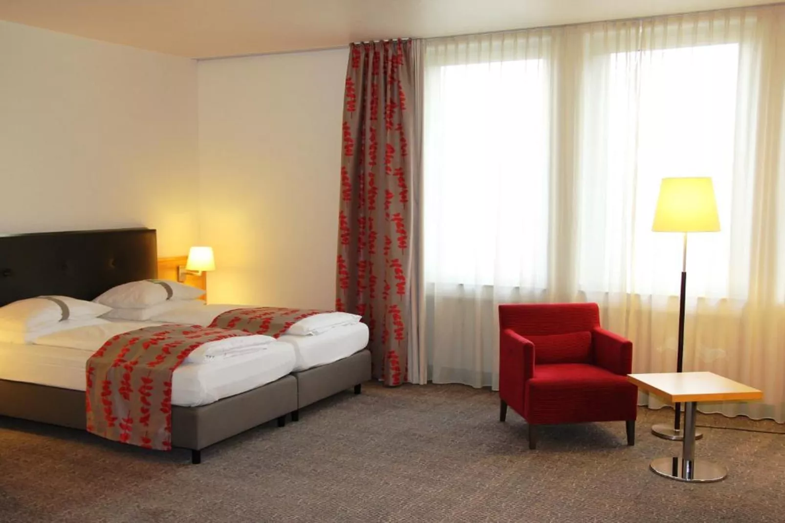 Holiday Inn Frankfurt Neu-Isenb - Wheelchair Accessible Double room - Slaapkamer