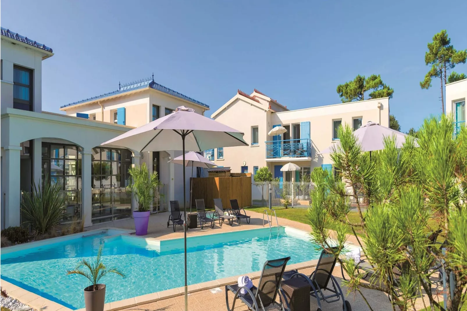Les Carrelets 1 bedroom apt sleeps 4 without balcony OTA - Buitenkant zomer